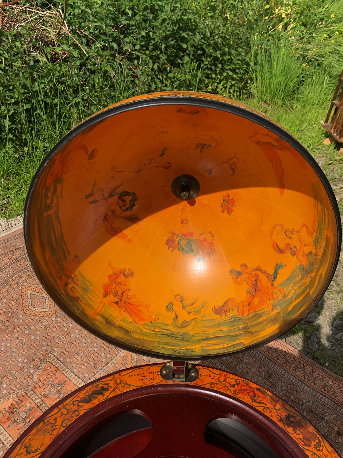 Globe terrestrial bar