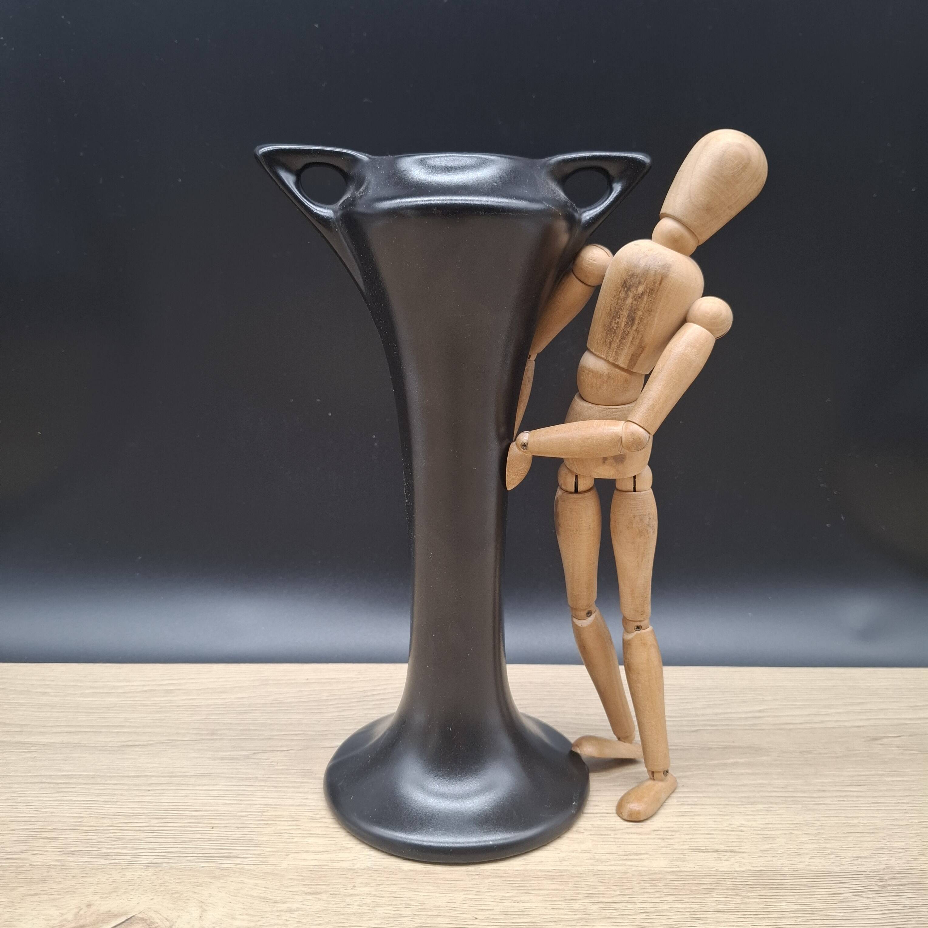 Black ceramic vase 1696