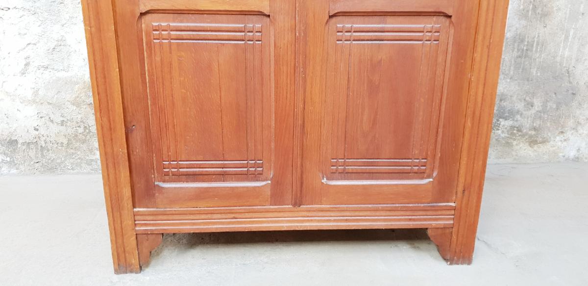 Glass-glazed Parisian wardrobe