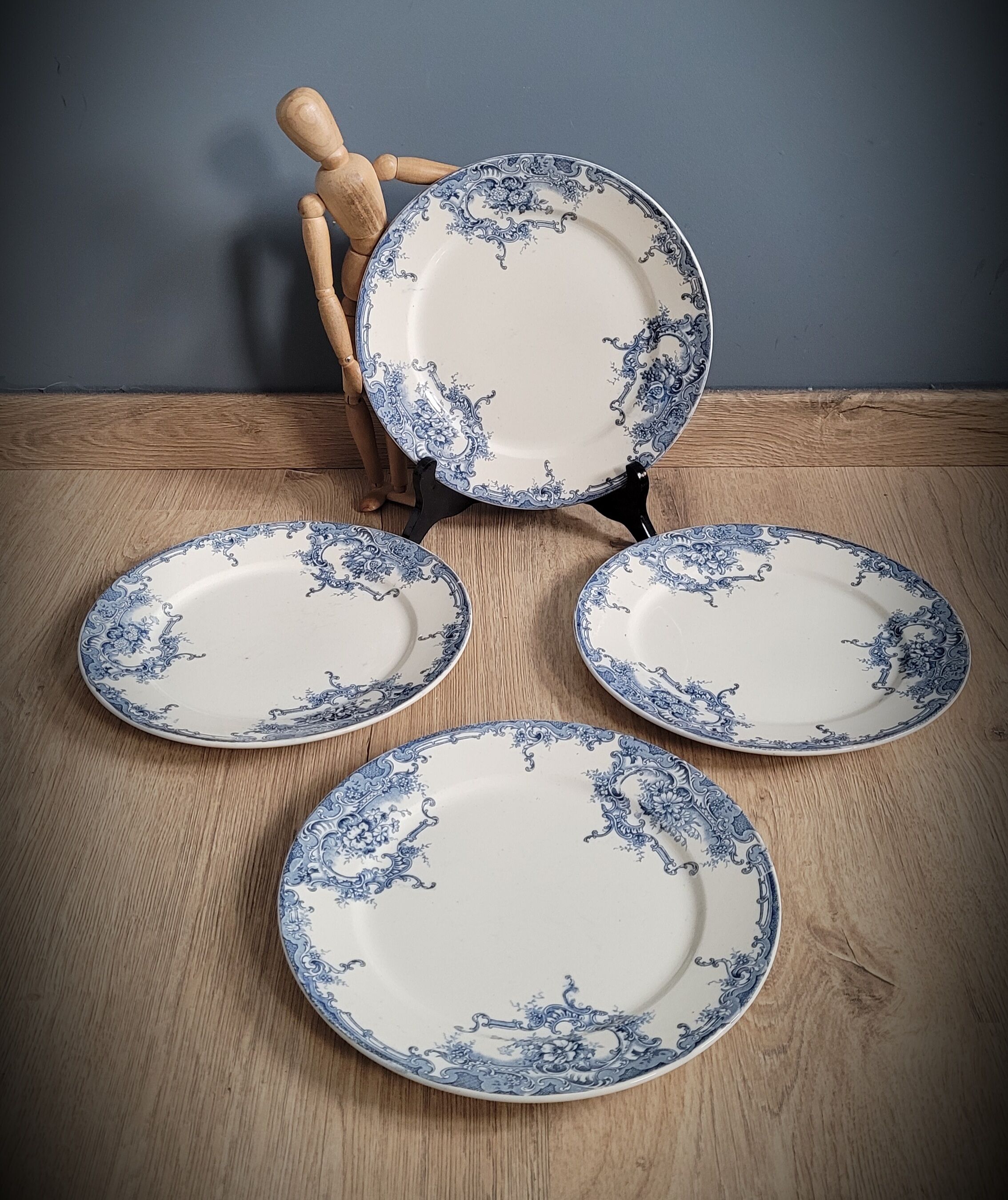 Set 4 Plates Dolphin