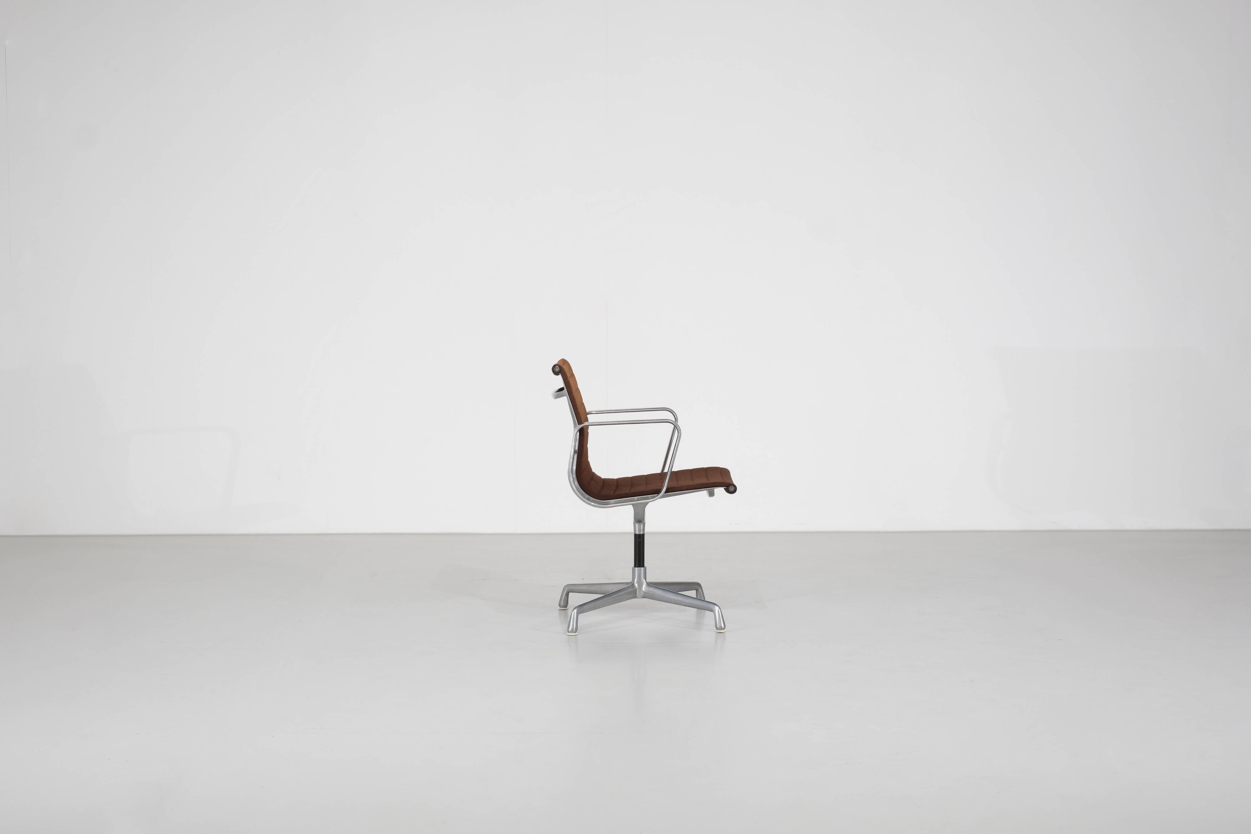 Armchair "EA 104" Charles Ray Eames for ICF, USA 1969.