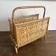 Porte-revues vintage en rotin naturel  des années 60