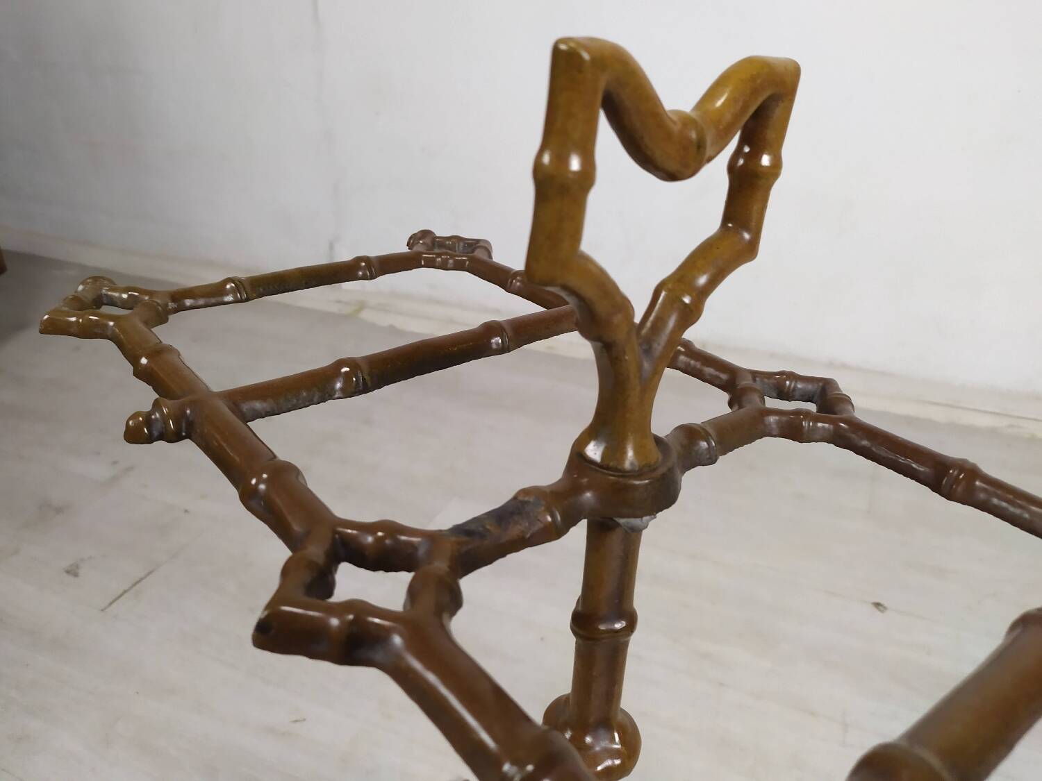 Cast iron umbrella stand