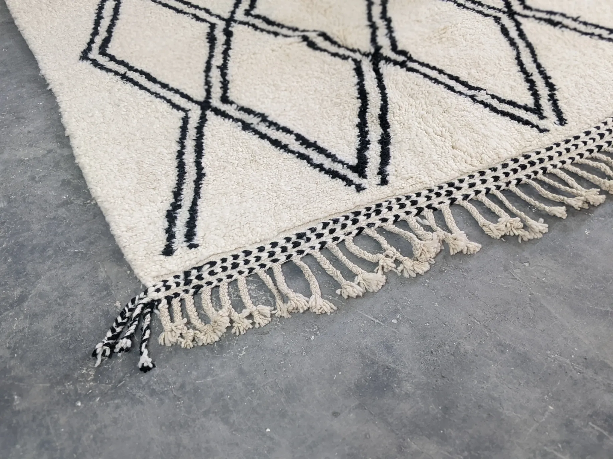 Beni Ouarain rug, 250 x 160 cm || 8.2 x 5.25 feet, MS-347