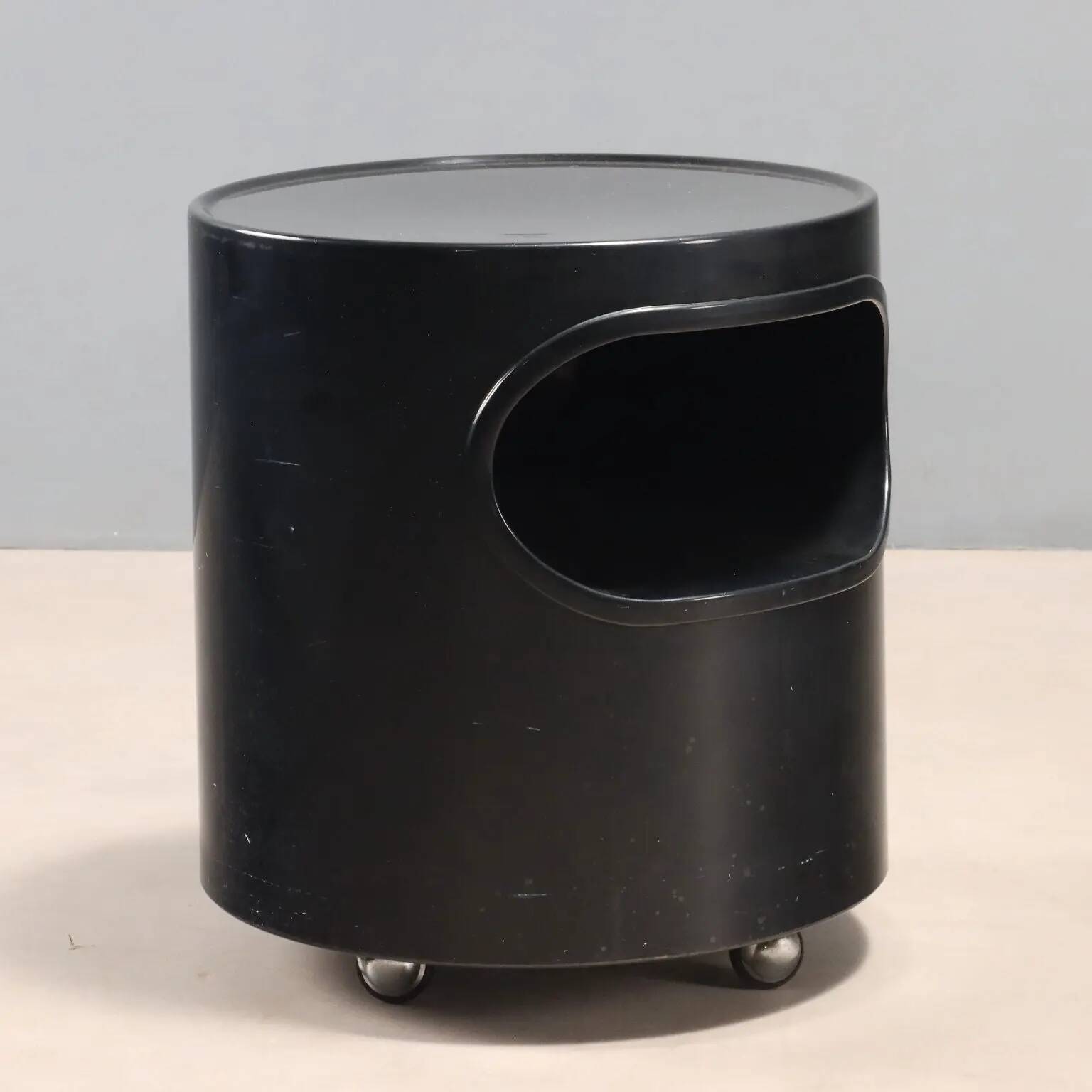 Giano-Giano-Vano bedside table, design E. Gismondi Schweinberger