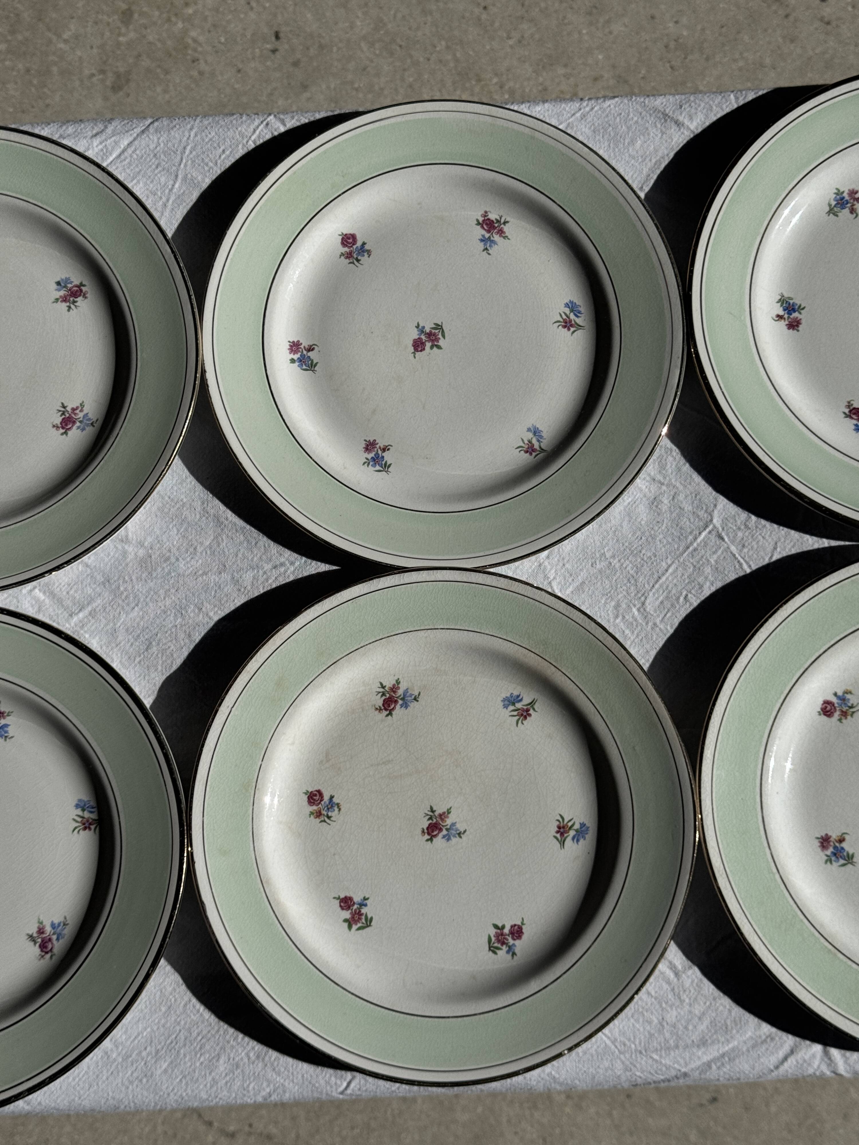 Set of 15 vintage turquoise dinner plates with gold trim and pink flowers D23.