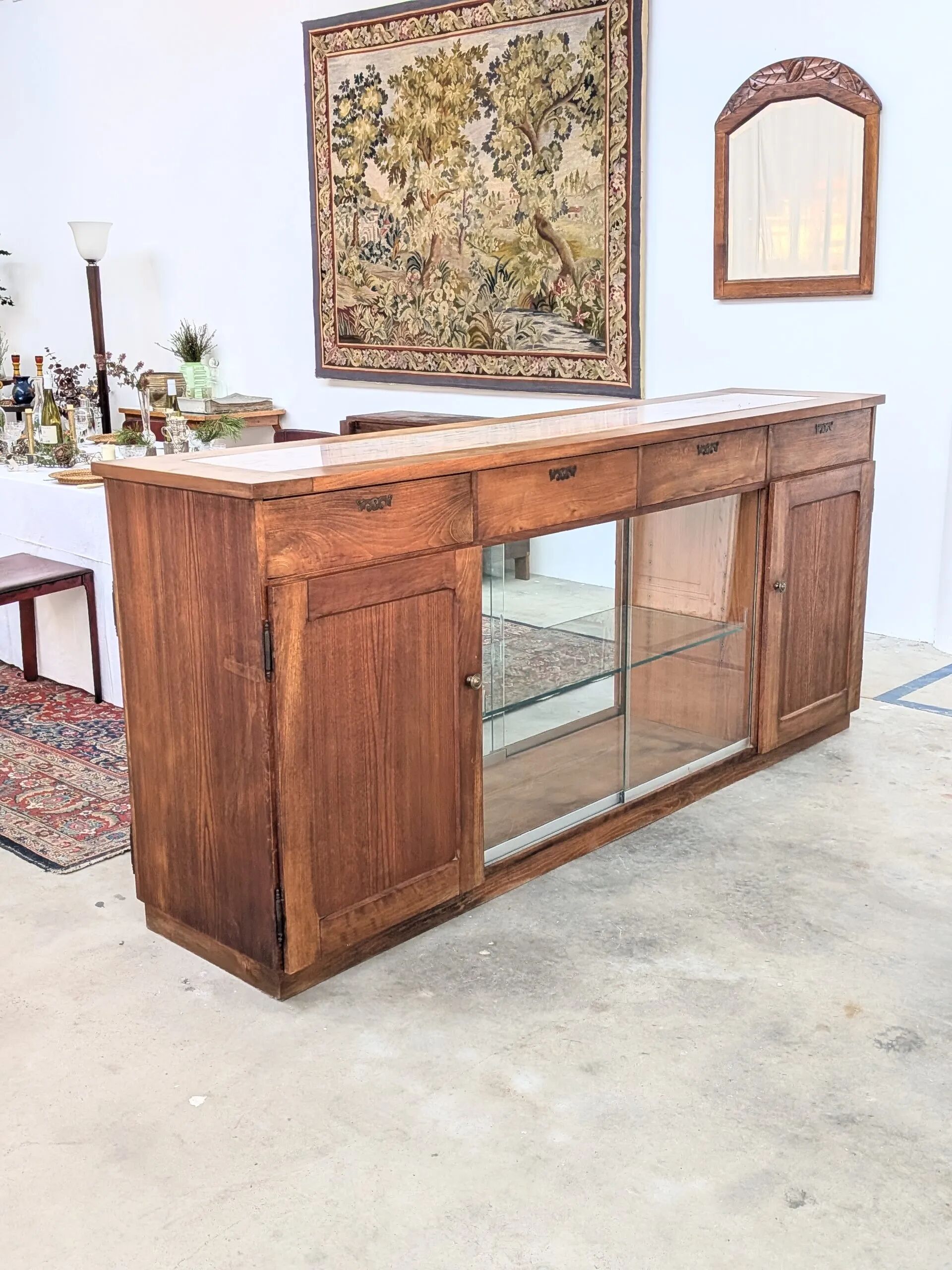 Double-sided counter in wood and pink marble (233 cm)