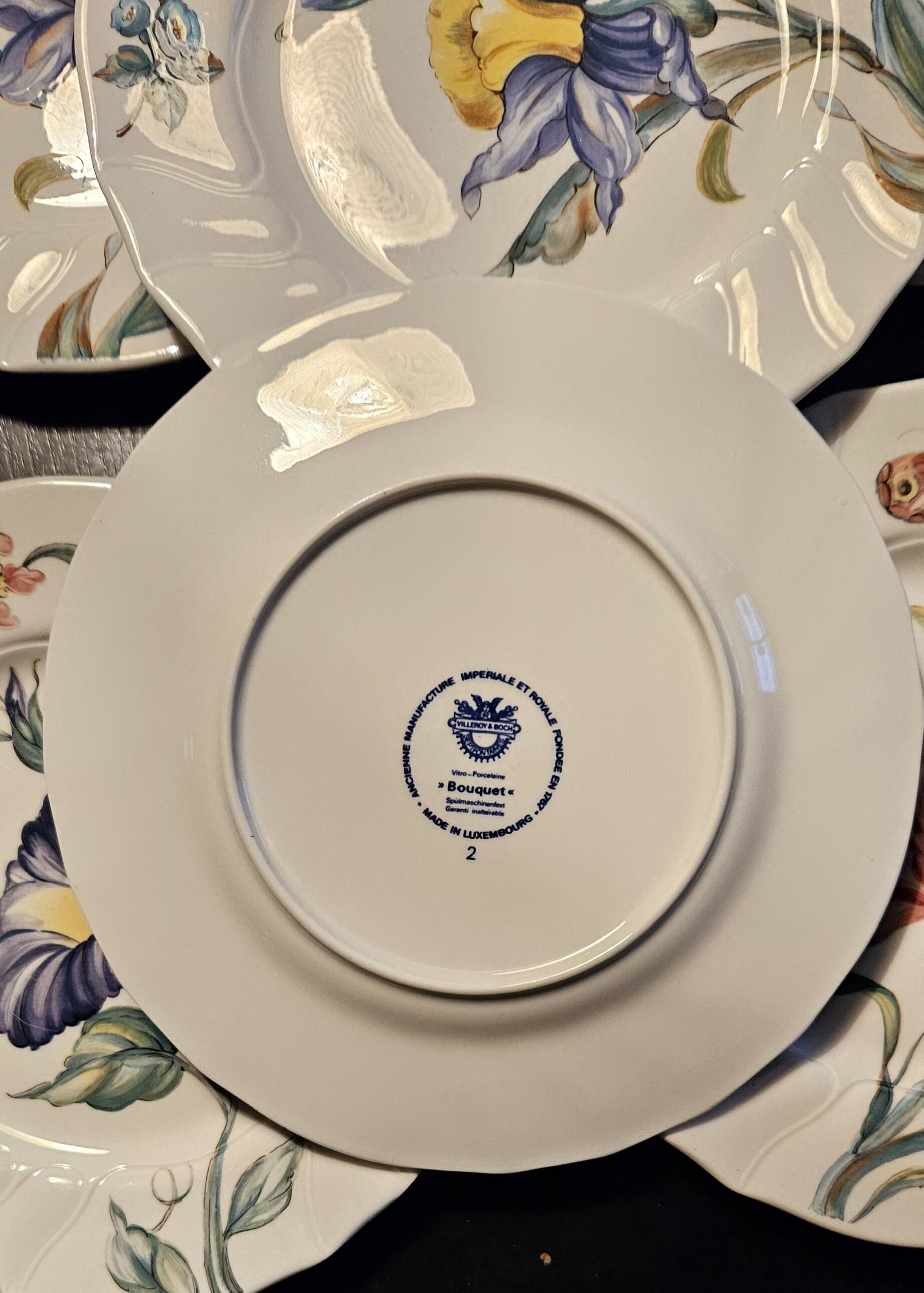 Set of 11 Villeroy and Boch Bouquet model dessert plates