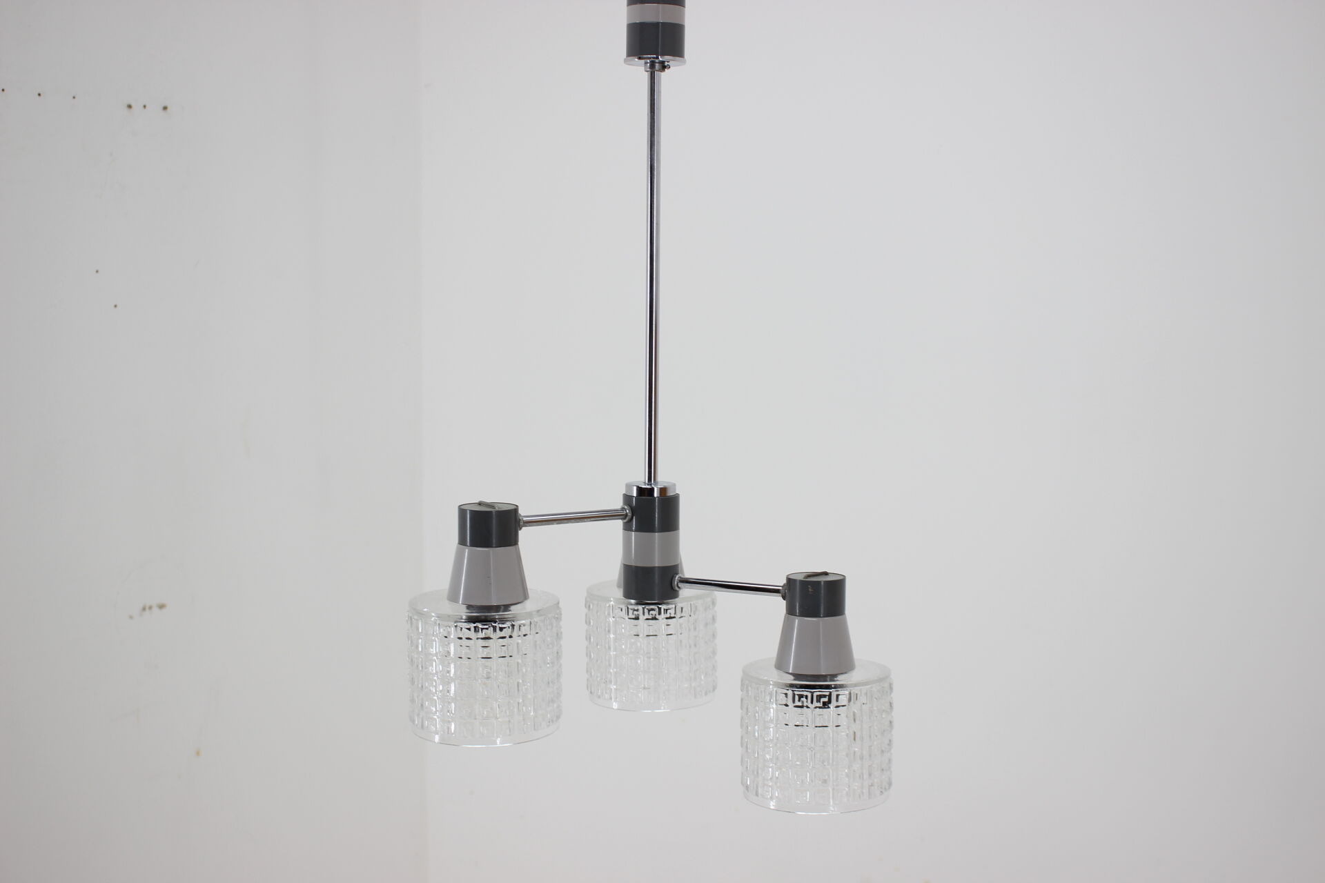 Lustre chromé du milieu du siècle par Drukov 1970