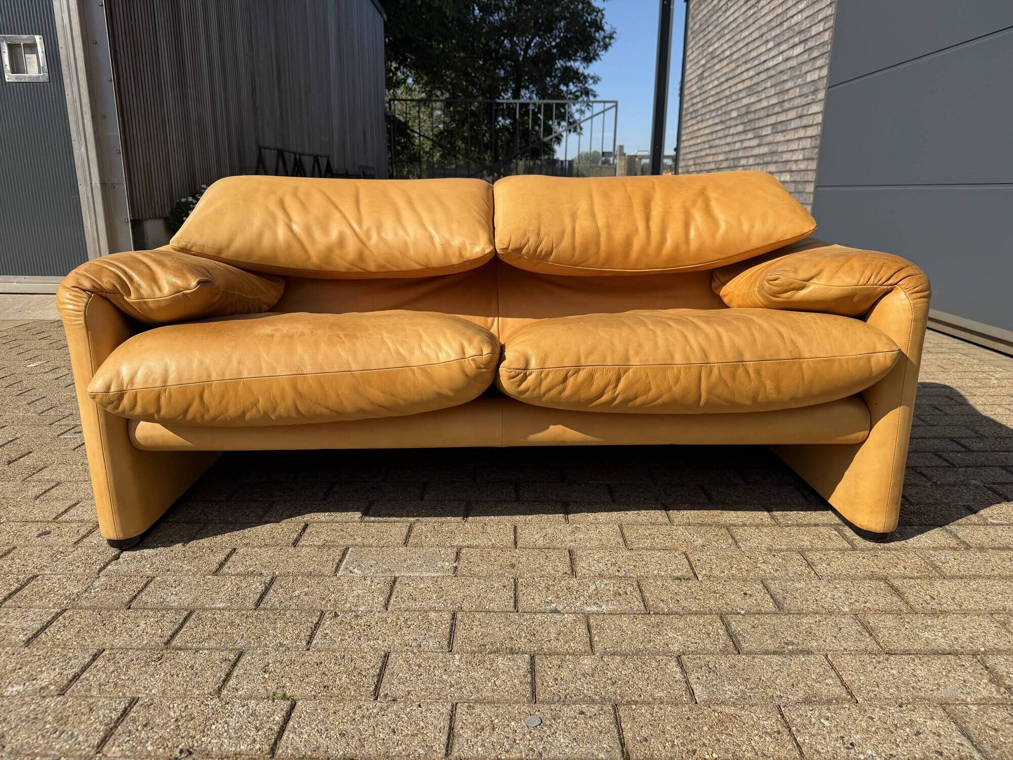 Beautiful Cassina Maralunga 2-seater in camel light patinated natural leather.