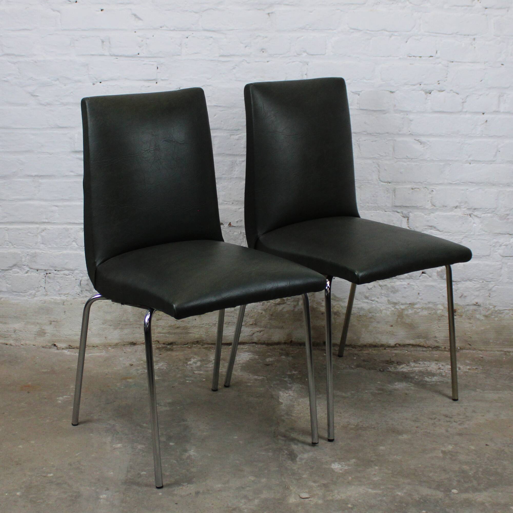 Set of 6 Robert chairs by Pierre Guariche for Meurop 1960s