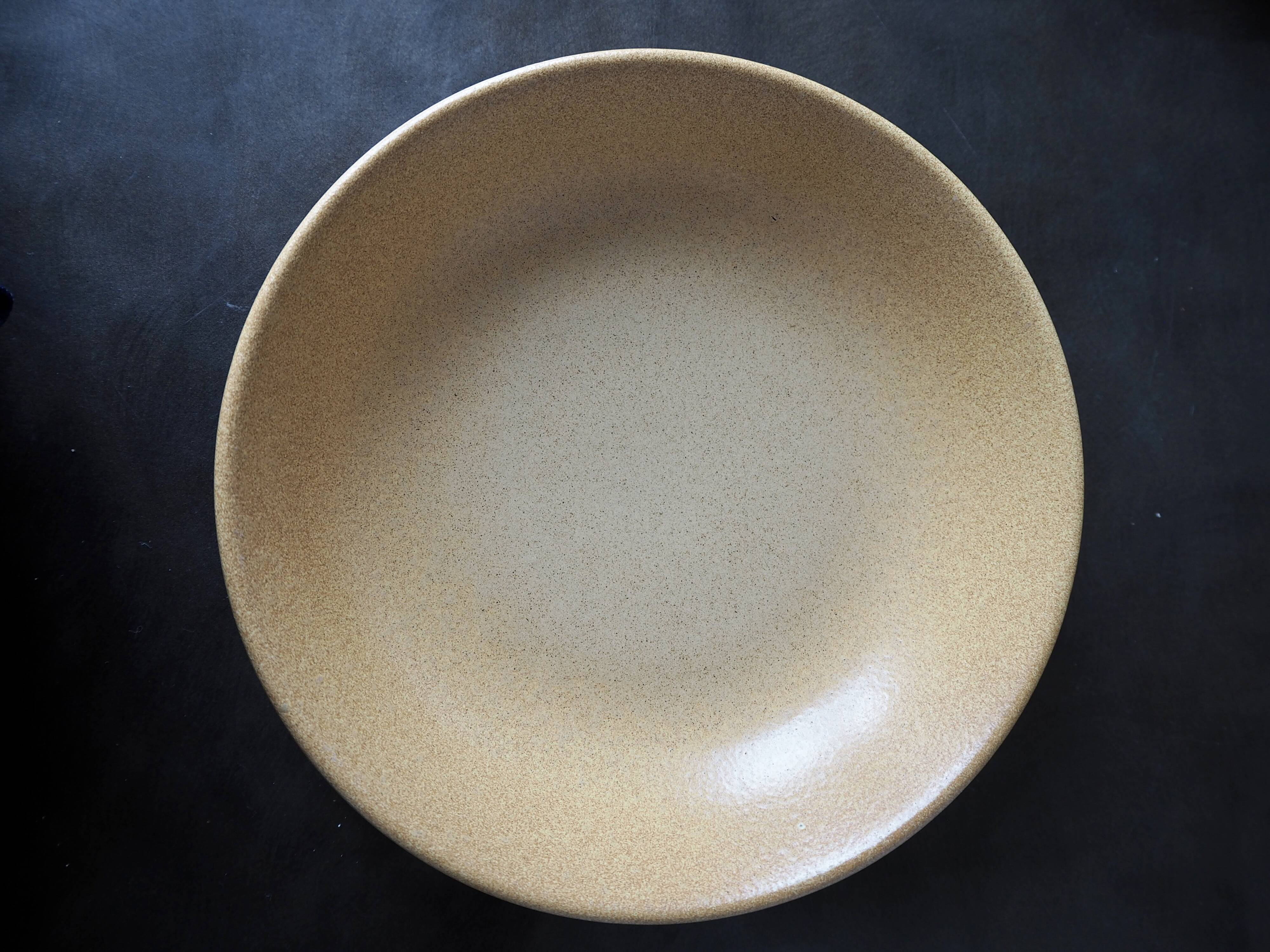 Set of 5 hollow ceramic plates sandstone effect