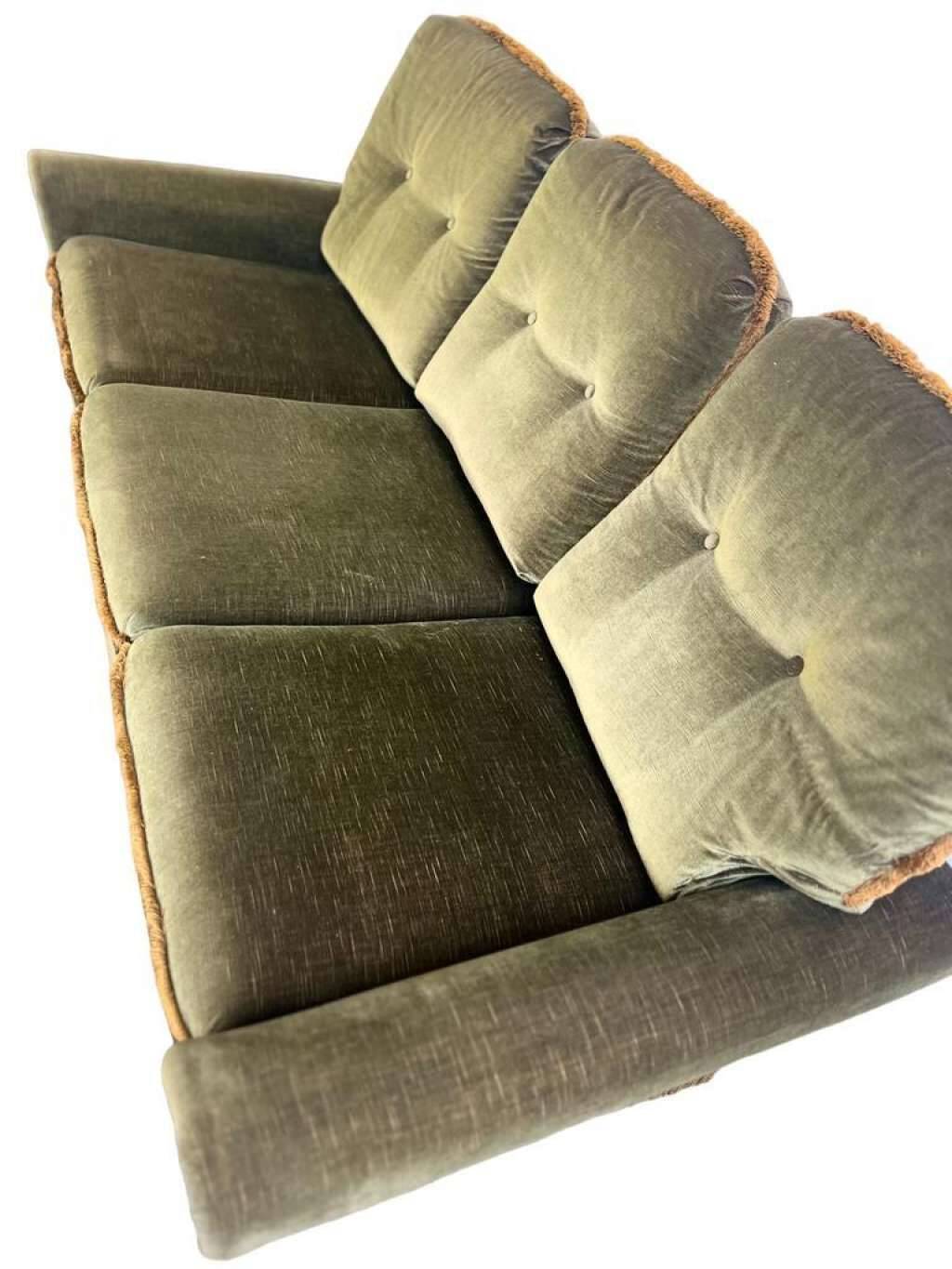 Seat / vintage moss green sofa