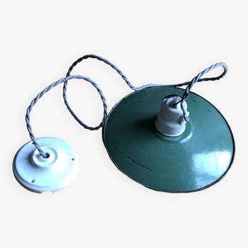 Industrial enameled sheet metal pendant light