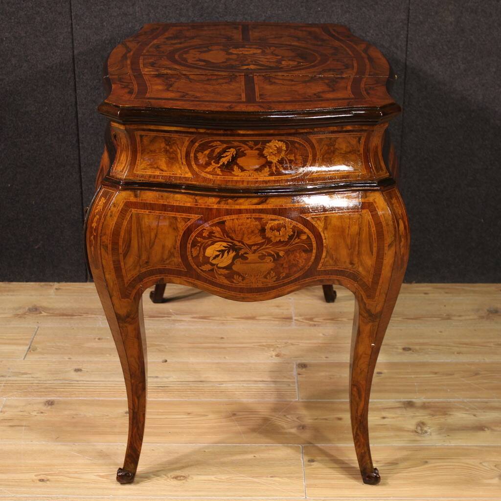 Coiffeuse lombarde marquetée de style Louis XV du XXe siècle