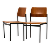 Chaise en teck sur base en métal