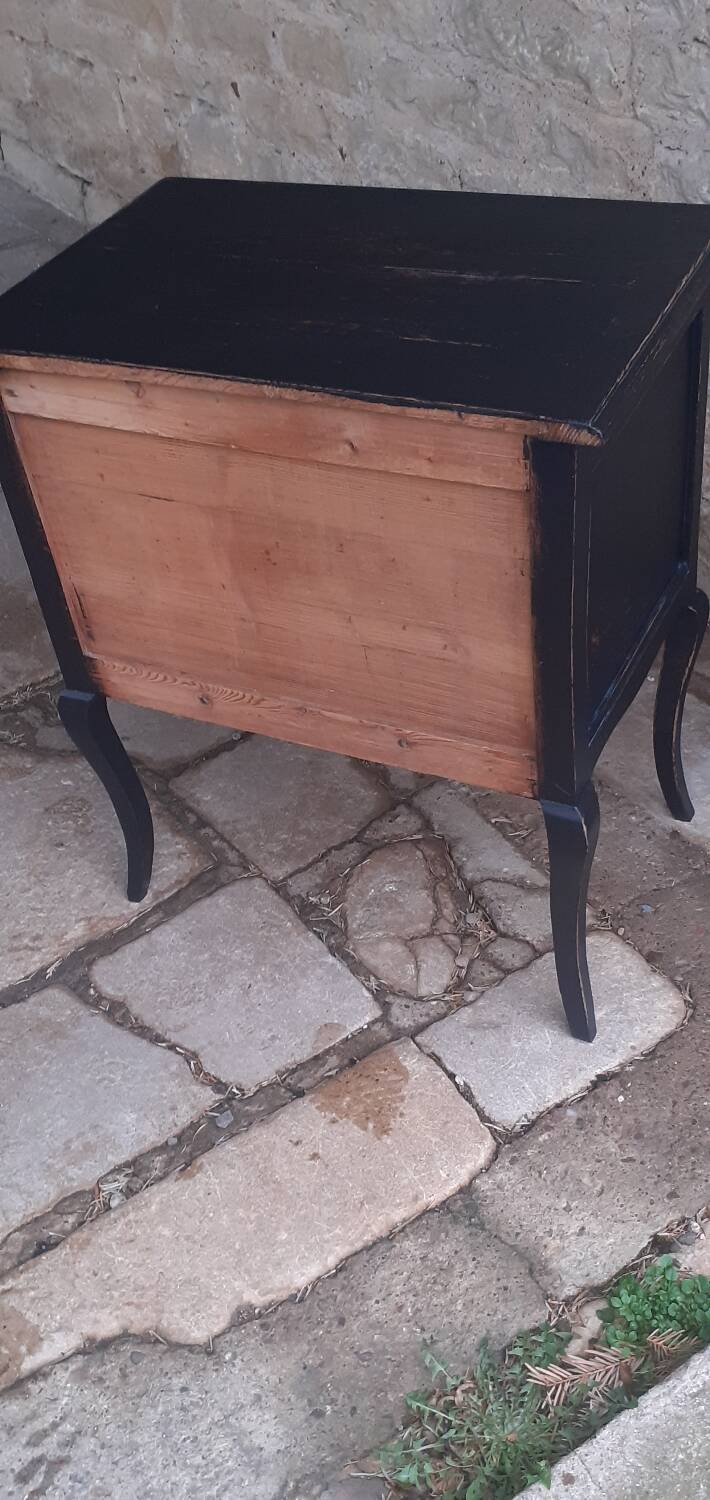 Vintage chest of drawers