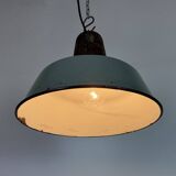 Lampe d'usine industrielle en émail à pétrole avec dessus en fonte, années 1960