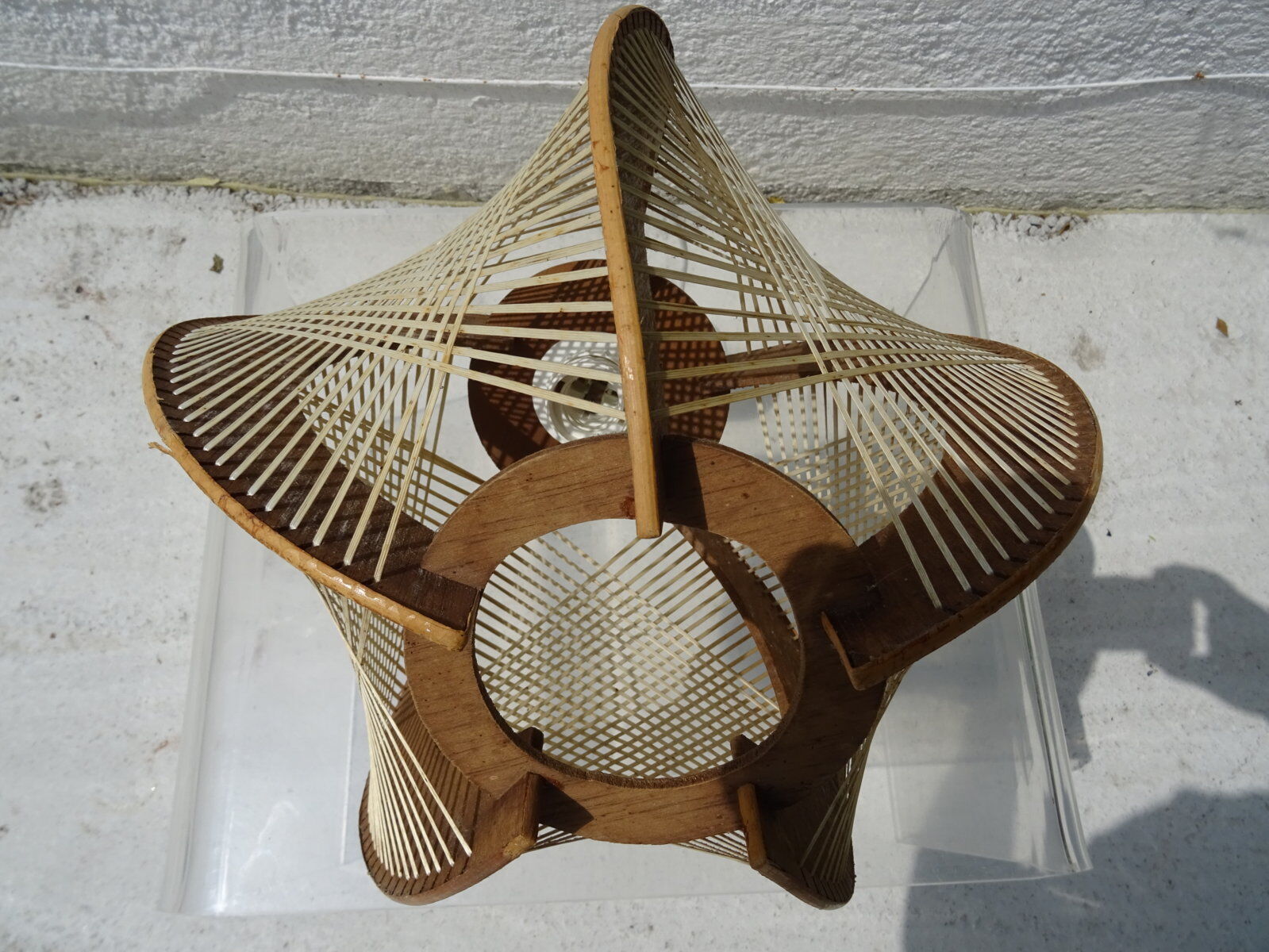 Scandinavian hanging lamp wire and wood