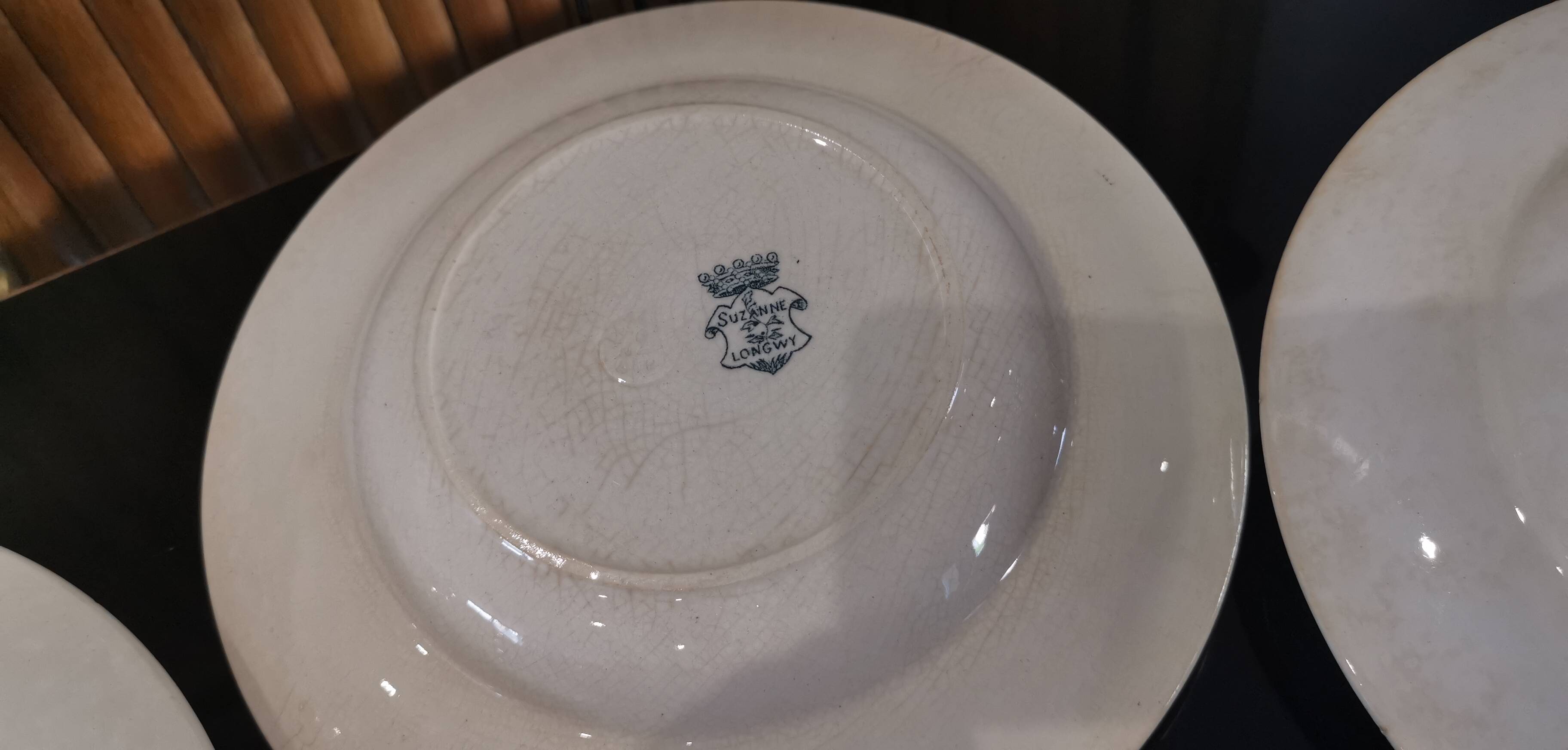 4 assiettes creuses en Terre de Fer Longwy modèle "Suzanne"