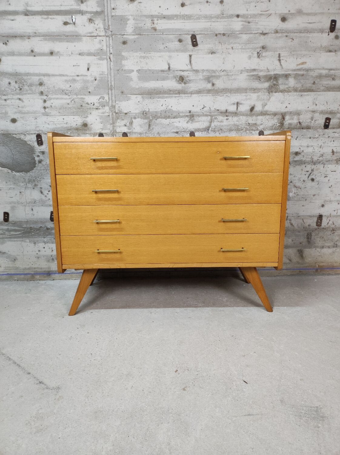 Commode vintage pieds compas