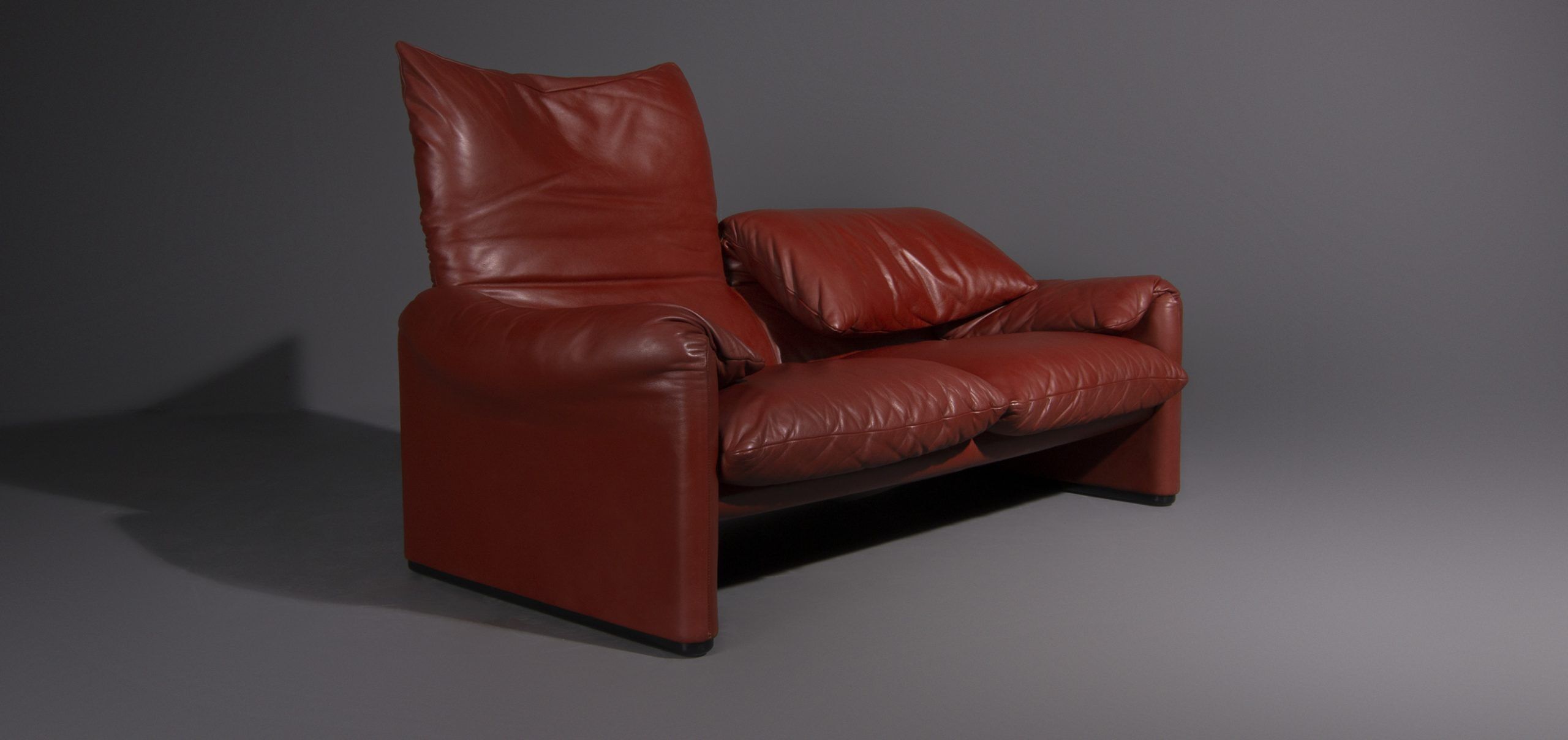 2-seat Maralunga sofa designed by Vico Magistretti for Cassina