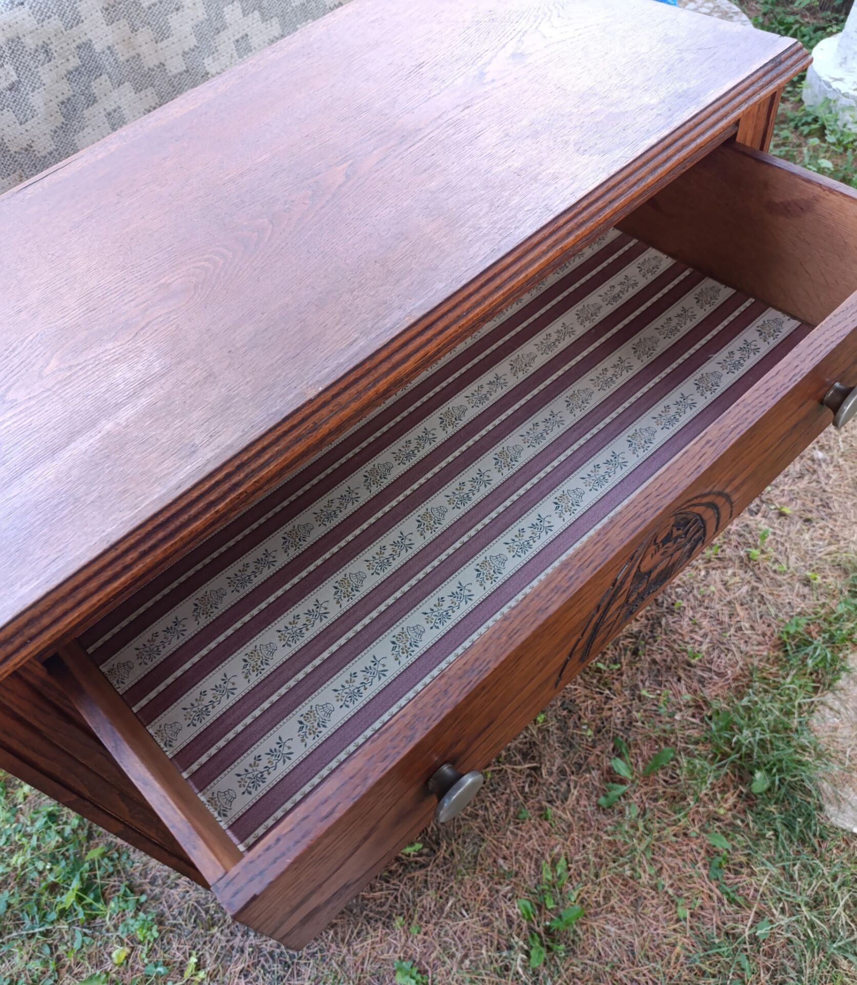 Commode vintage