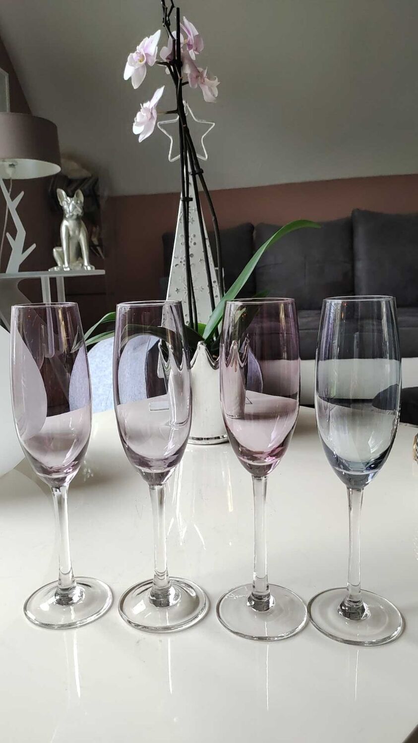 Lot 4 multicolored champagne flutes