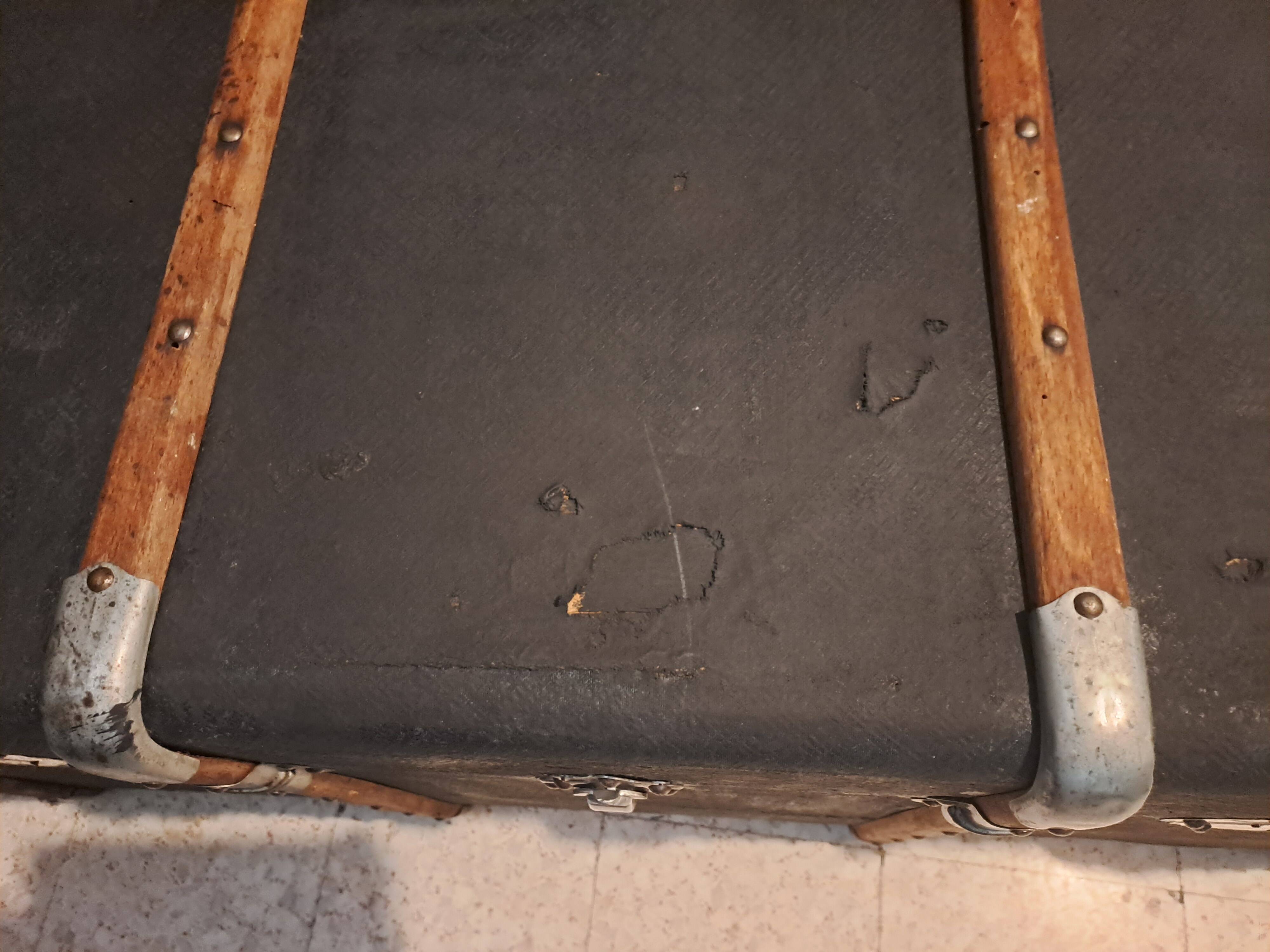 Antique vintage wooden travel trunk dating from the 1880s/1920s