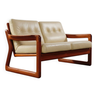 Canapé vintage 2 places Holstebro en teck, design danois du milieu du siècle