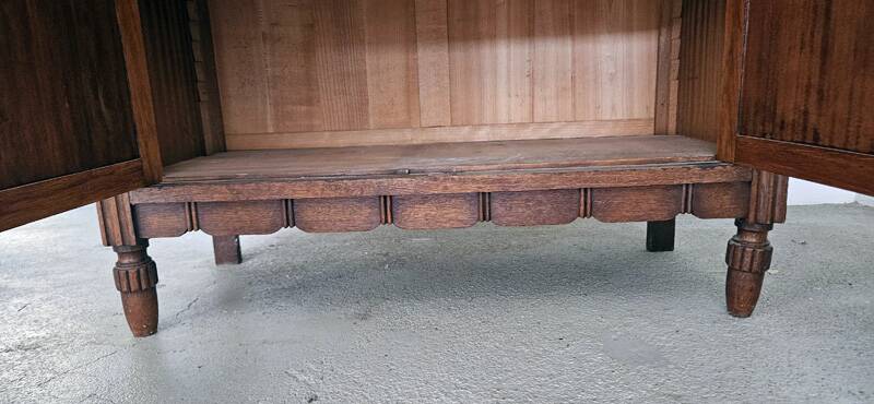 Parisian display cabinet in solid oak – 1950s – Authentic charm