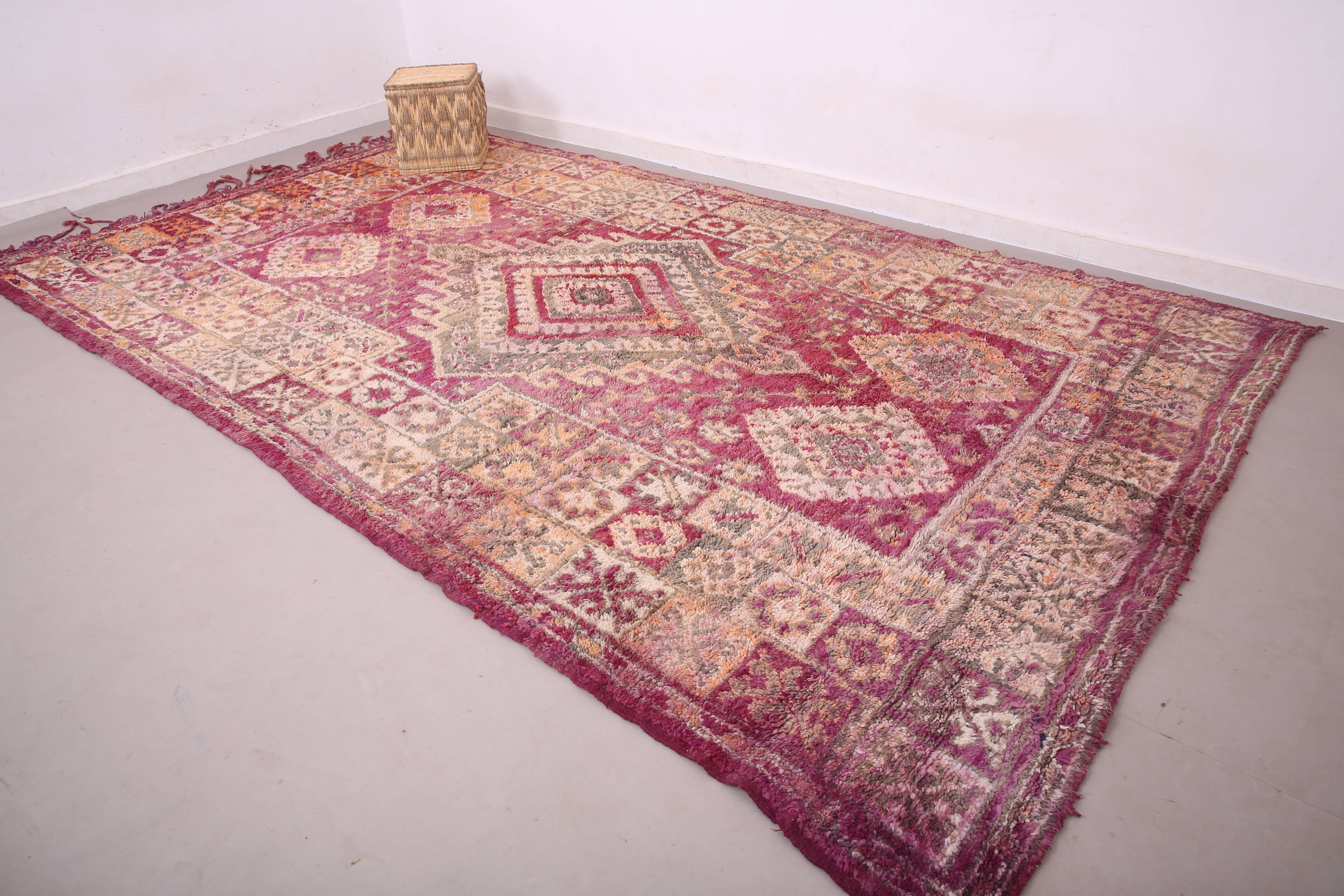 Tapis marocain vintage violet 230 x 402 cm - Tapis en laine berbère ancien fait à la main