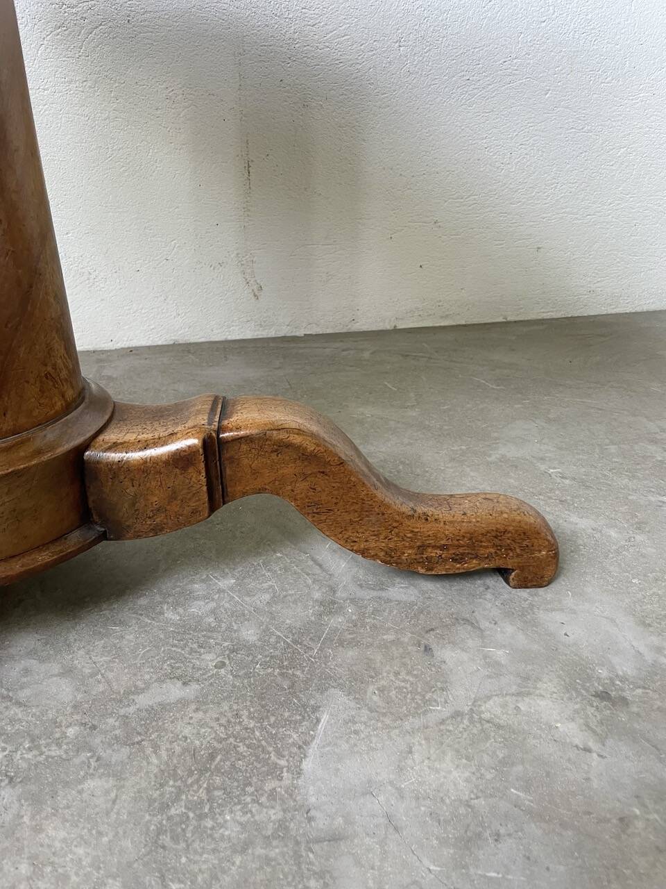 Empire walnut and marble pedestal table, late 19th century