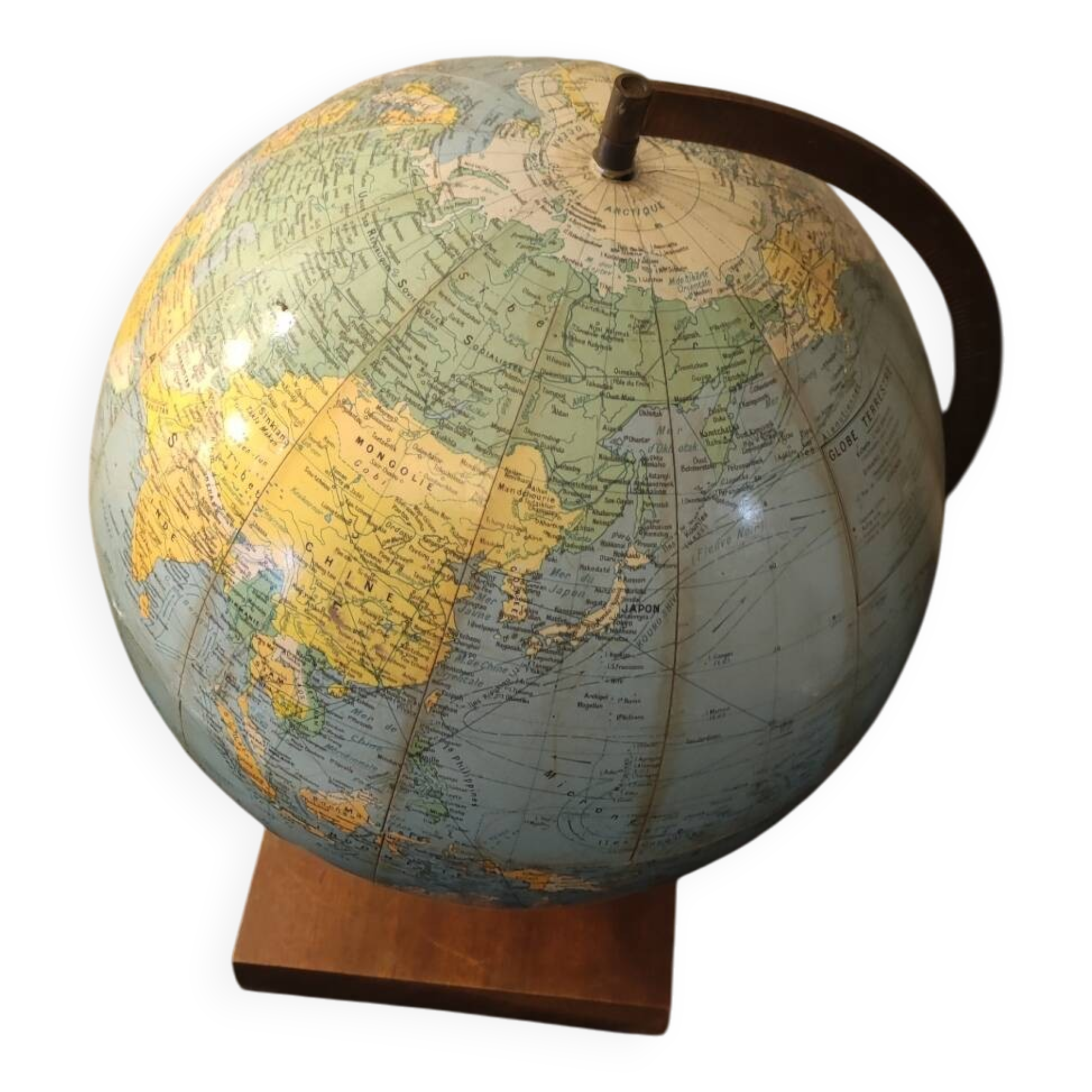 Girard and Barrère terrestrial globe