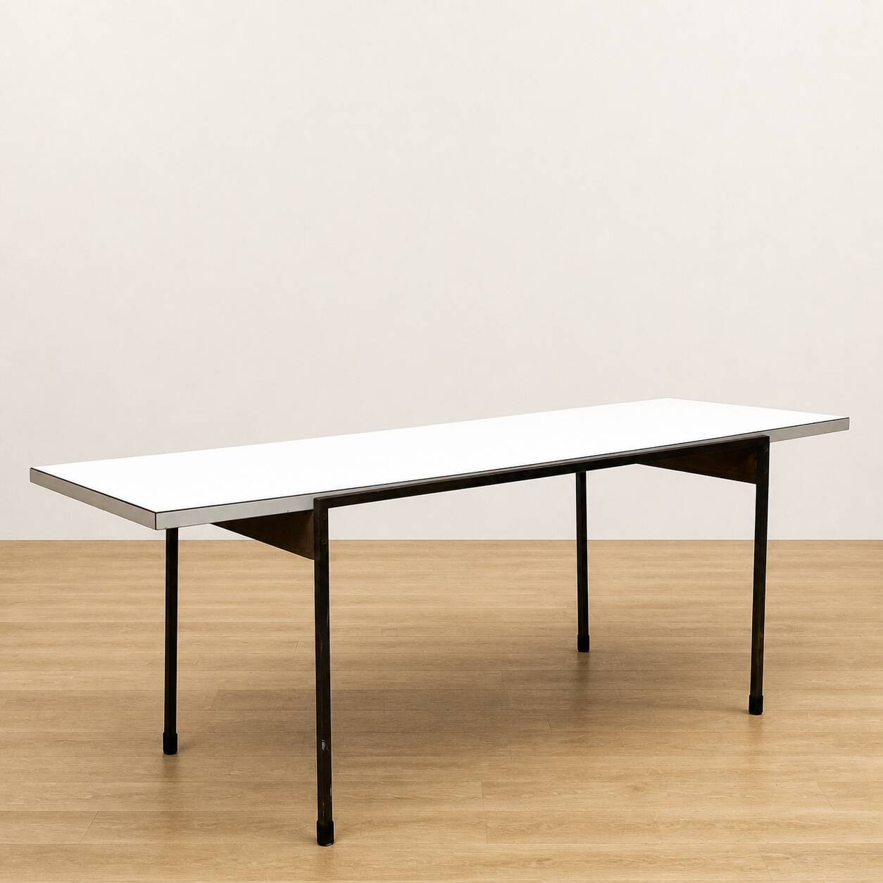 Table basse moderniste, années 60
