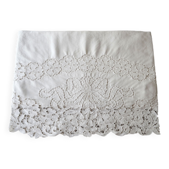 Drap ancien en lin broderie richelieu