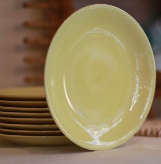 Yellow Longchamp plates 1950