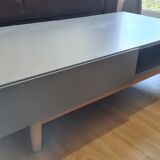 Table basse grise, 2 tiroirs, 1 espace ouvert artic