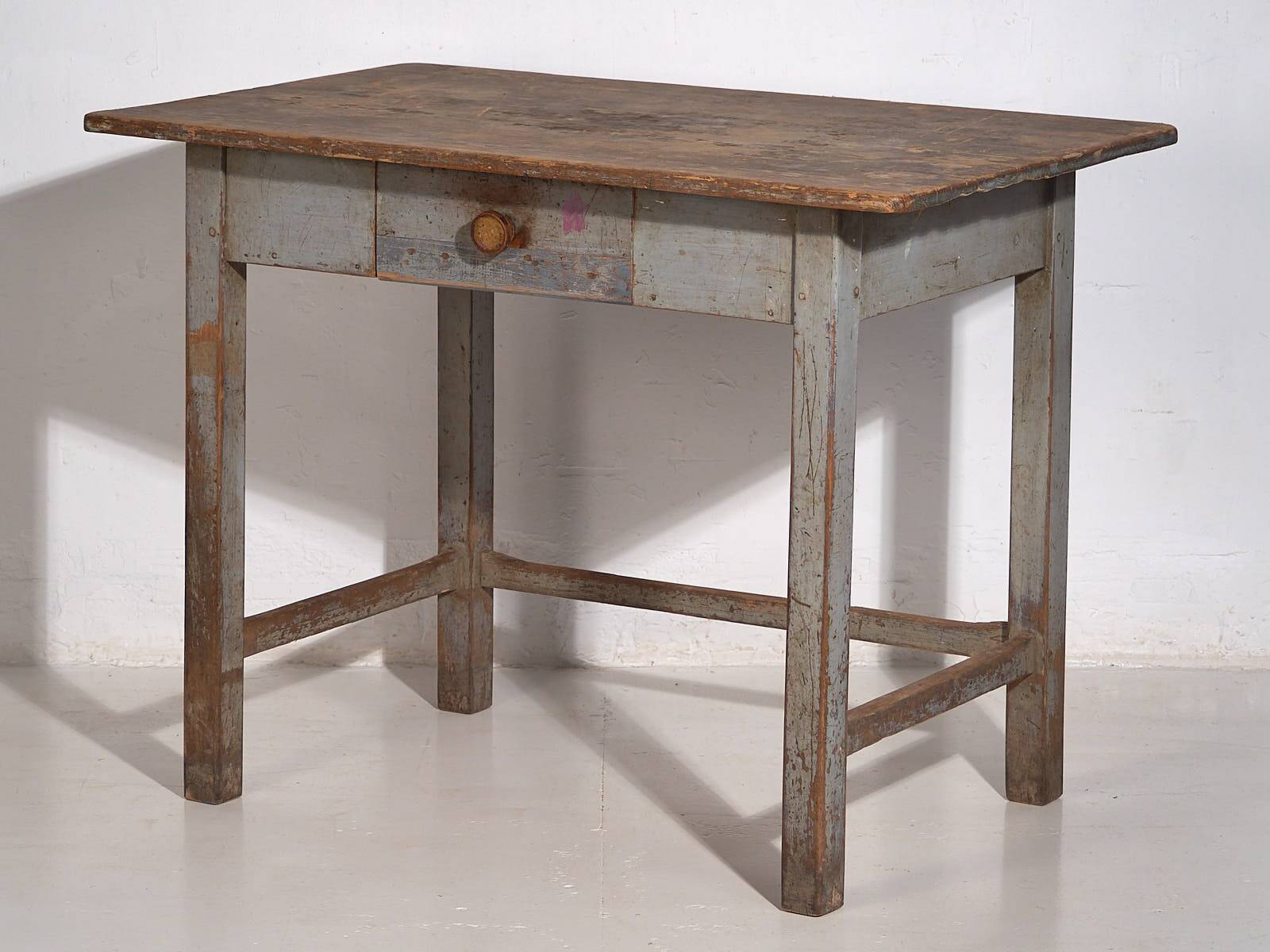 Old Provencal style drawer table (circa 1920)