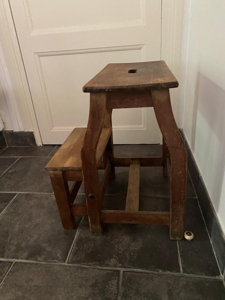 Foldable stool
