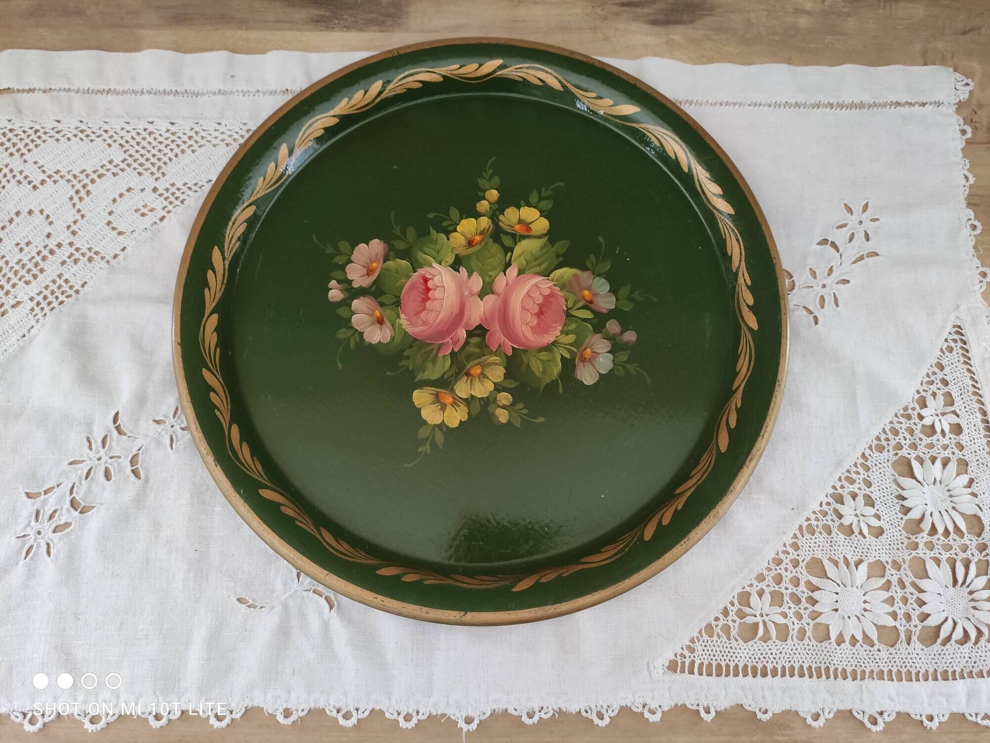 Russian tray in hand-painted sheet metal decoration old pink twigs and gilded border