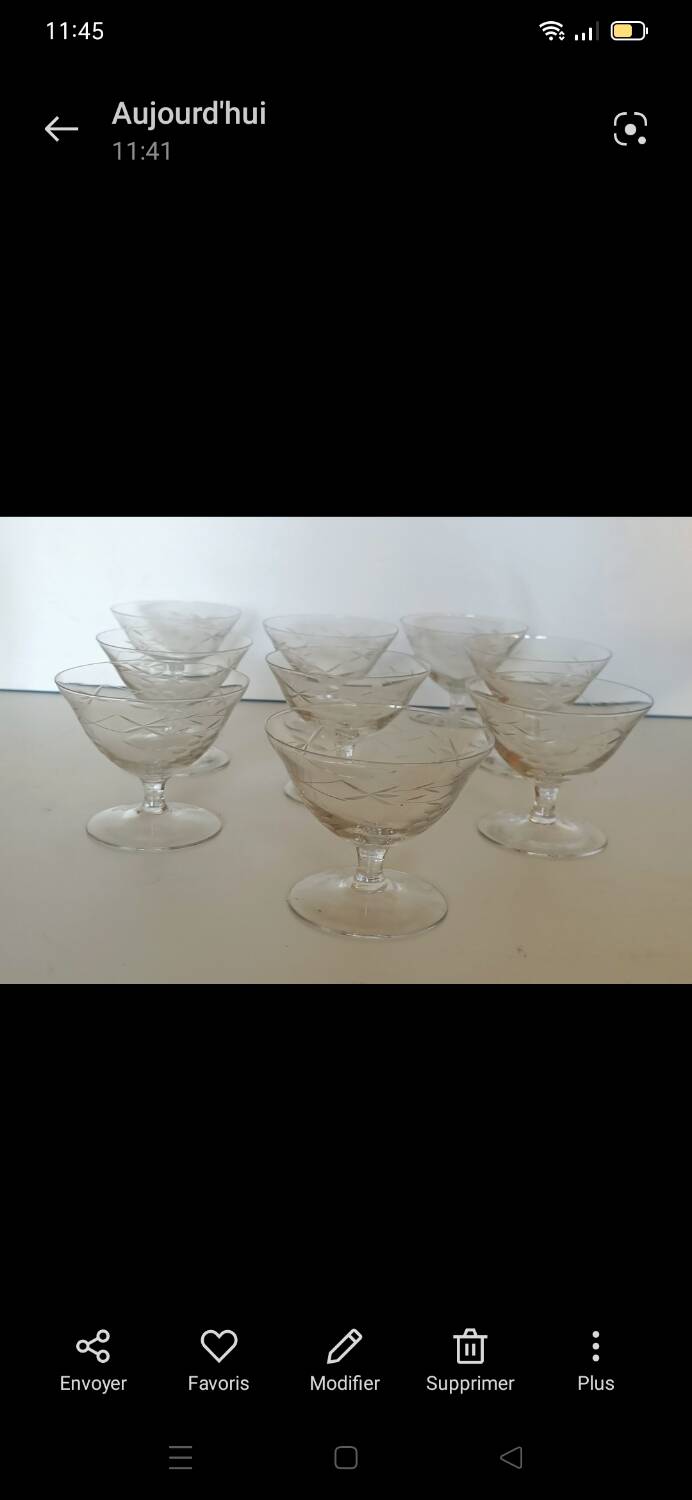 9 hand-cut art deco champagne glasses