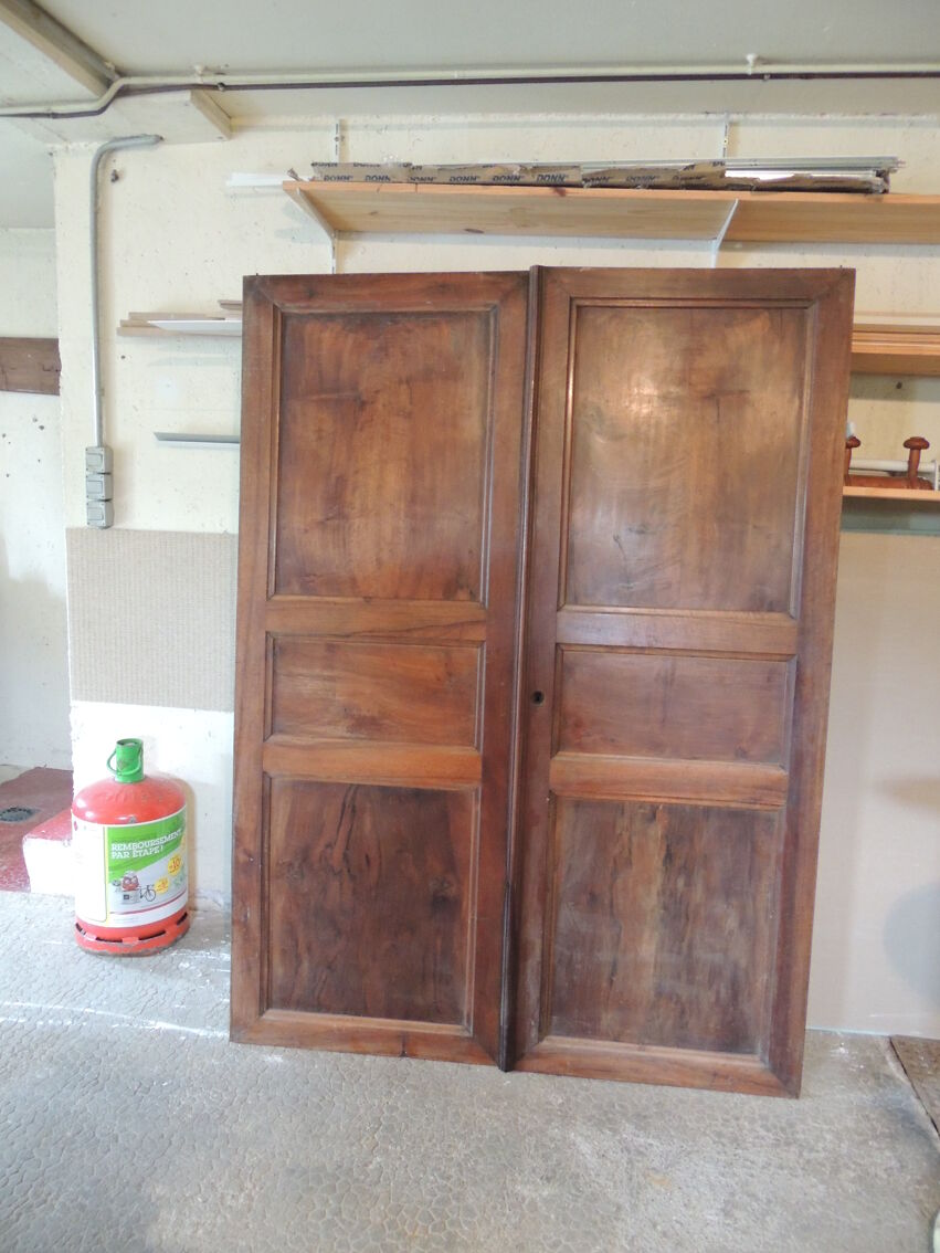 Portes d'armoire ancienne en noyer | Selency