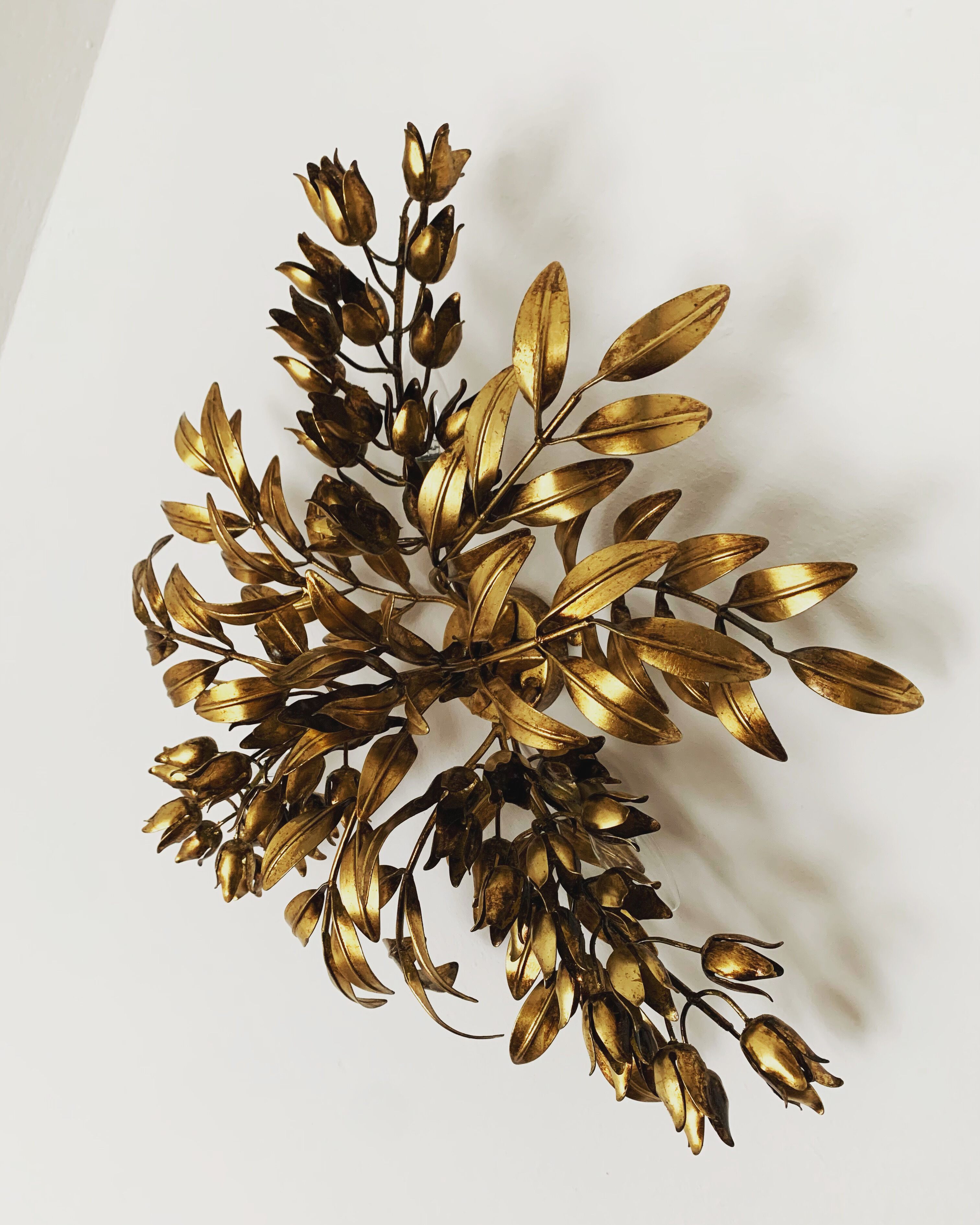 Gilded Italian Hollywood Regency metal wall lamp or flush light by Hans Kögl