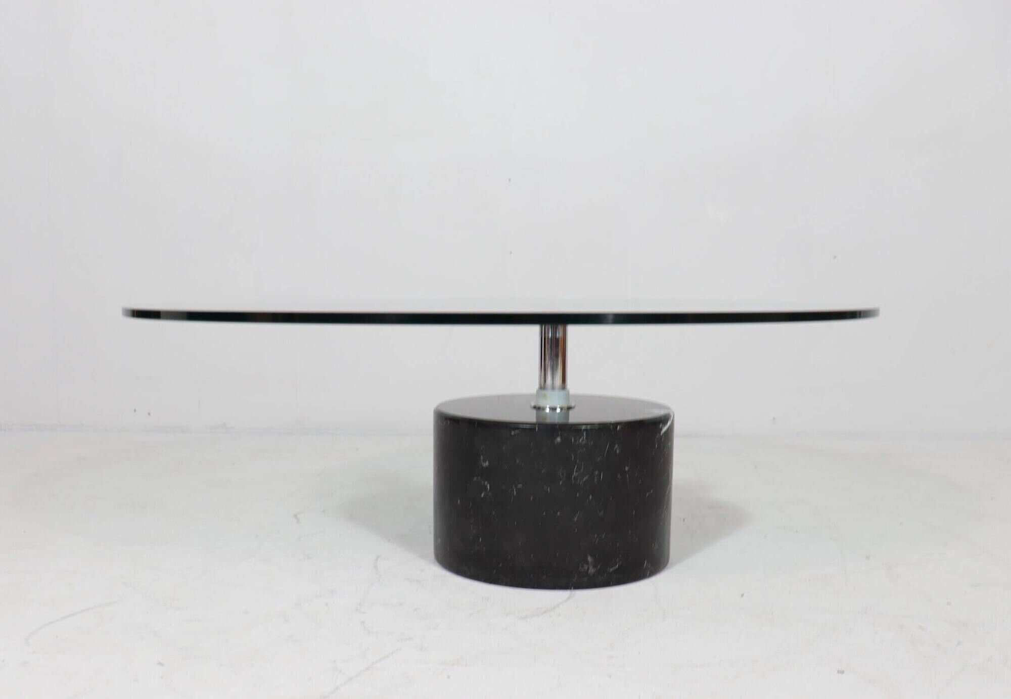 Giorgio et Maurizio Cattelan. Table basse/table basse, marbre, Italie, années 1980