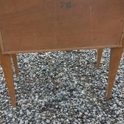 Vintage pair of bedside tables from the 1950s in sycamore and a mirror.