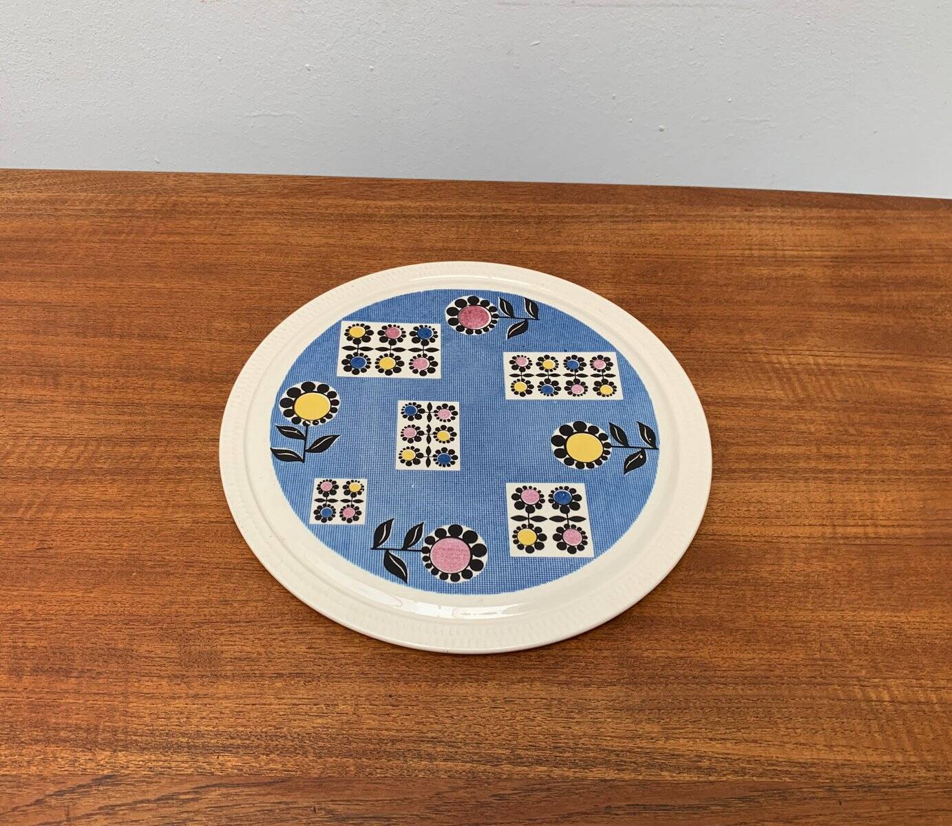 Mid-century German ceramic cake plate with floral patterns by Limburg, 1960s.