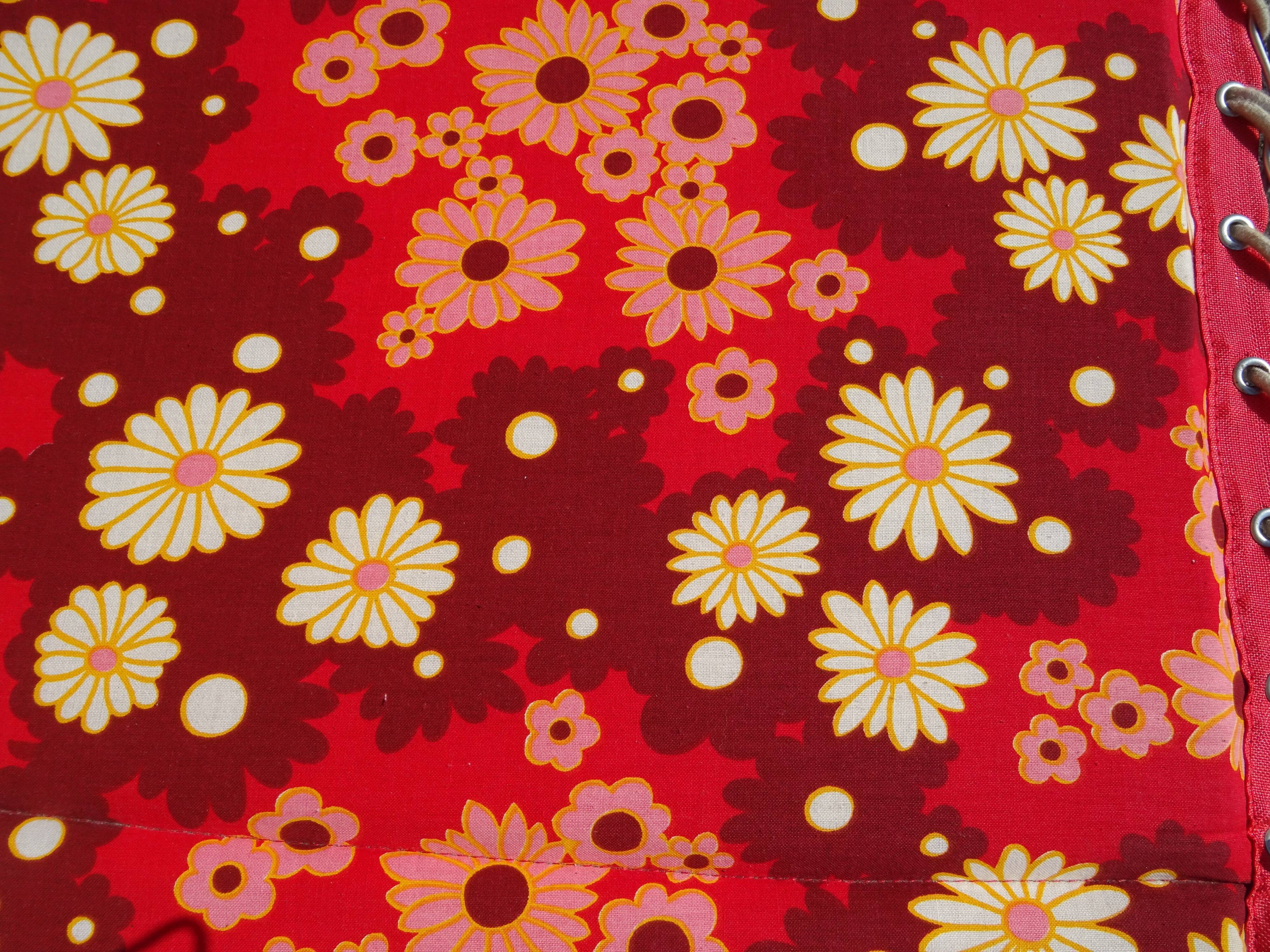 Folding sunbed lounger vintage flower camp bed