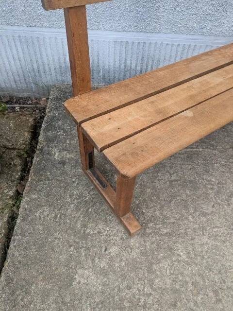 Banc avec dossier