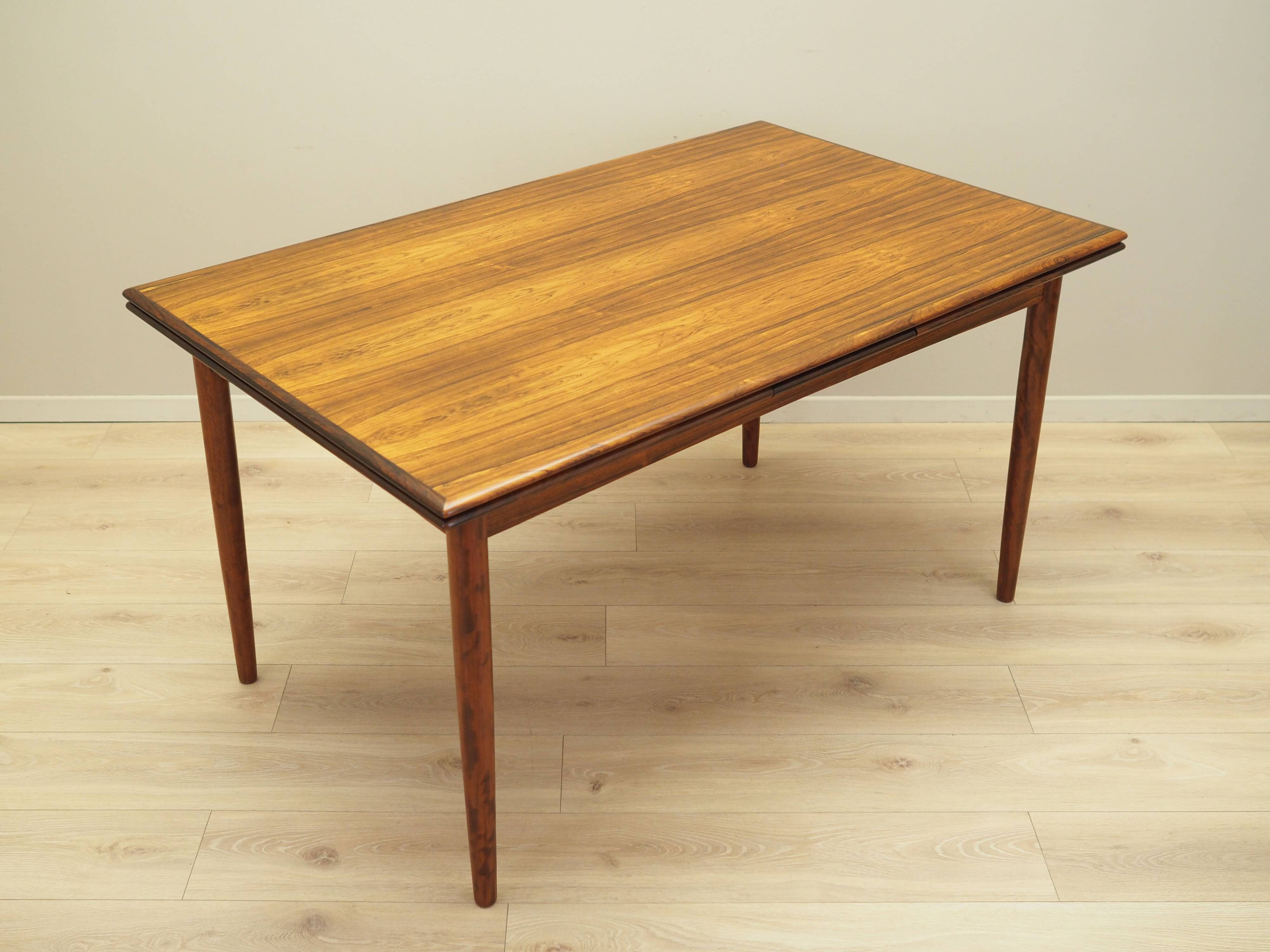 Table en palissandre, design danois, années 1970, production : Danemark